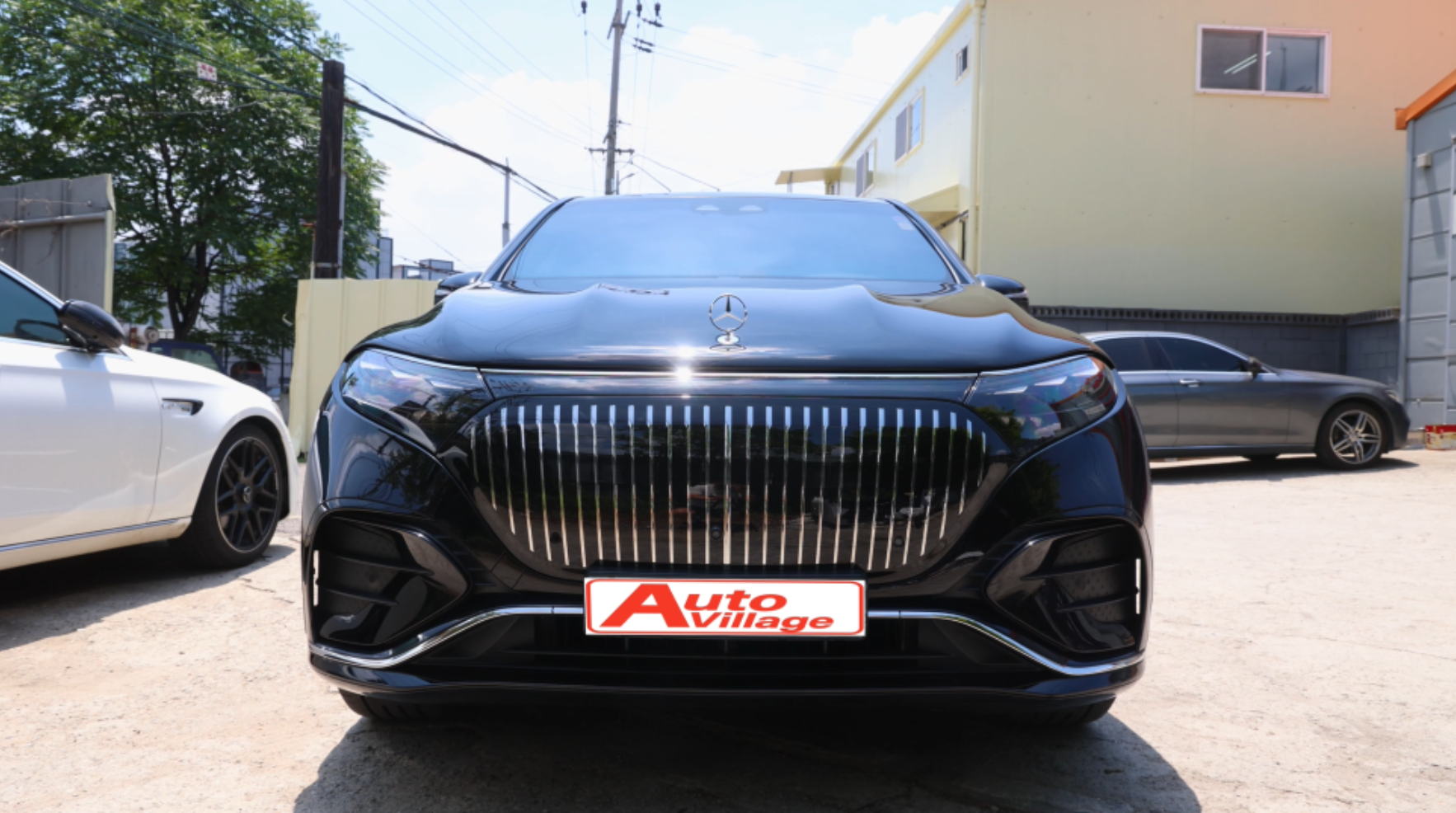 EQS SUV 입고 전경