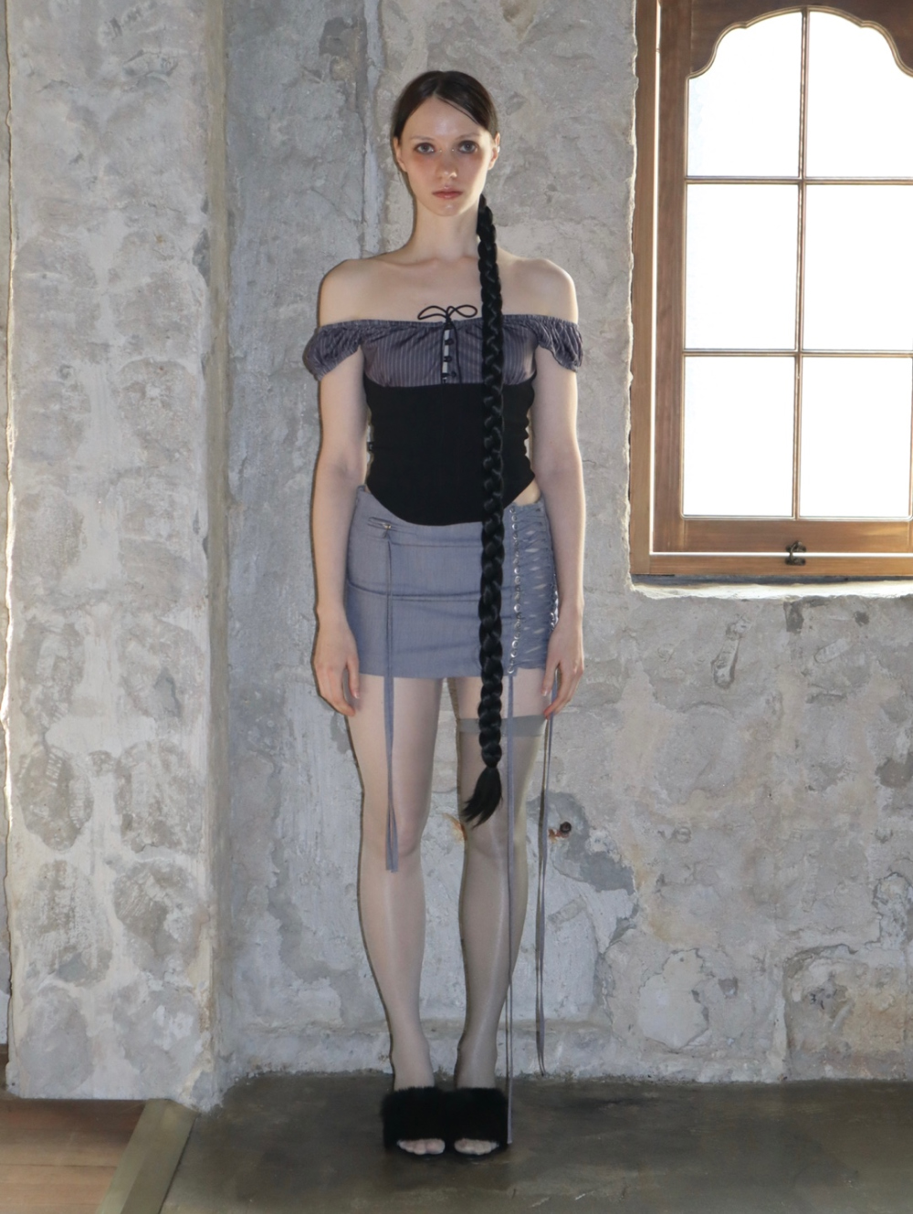 민소매 모델 착용 이미지-S2L3