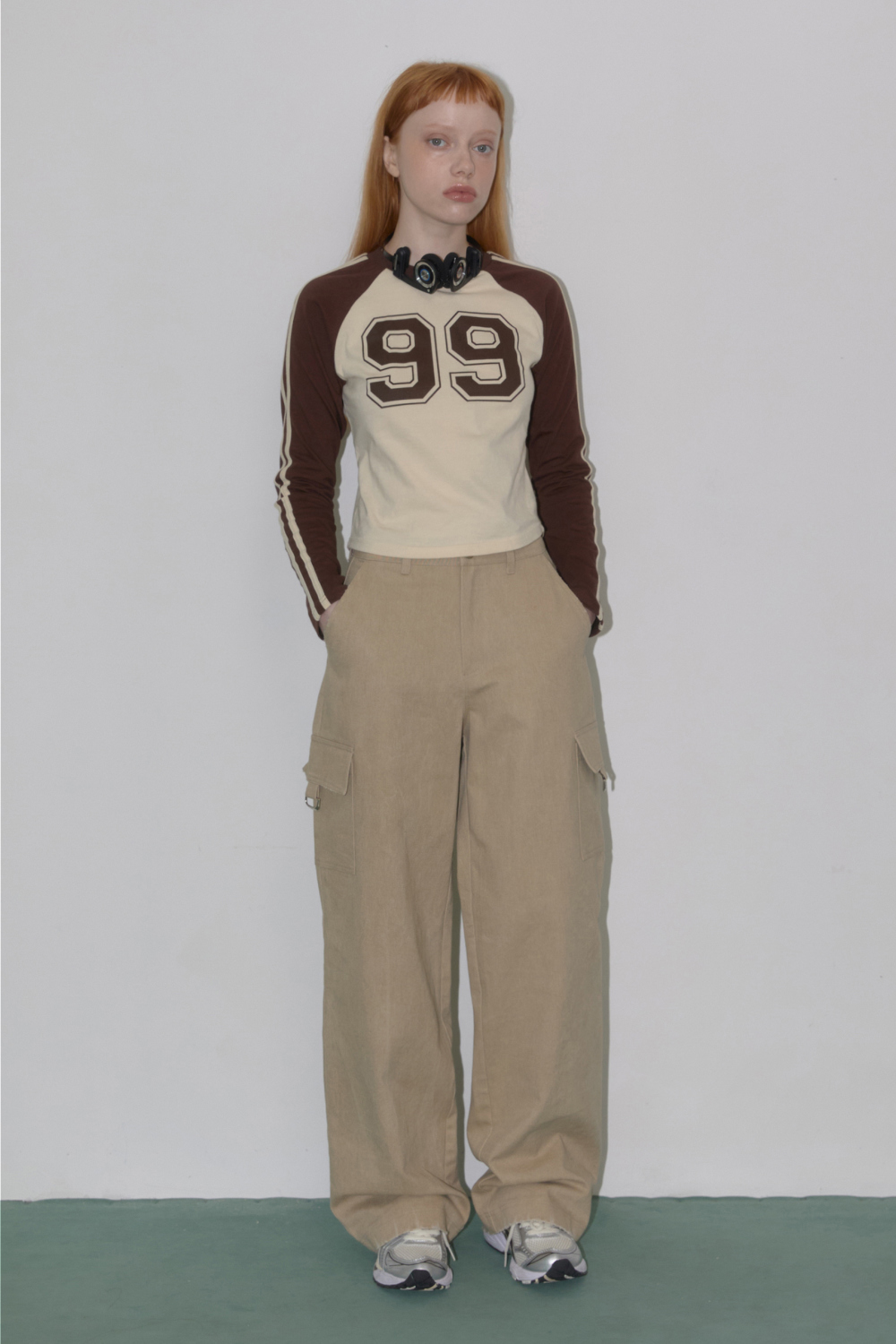 긴팔 티셔츠 모델 착용 이미지-S4L3