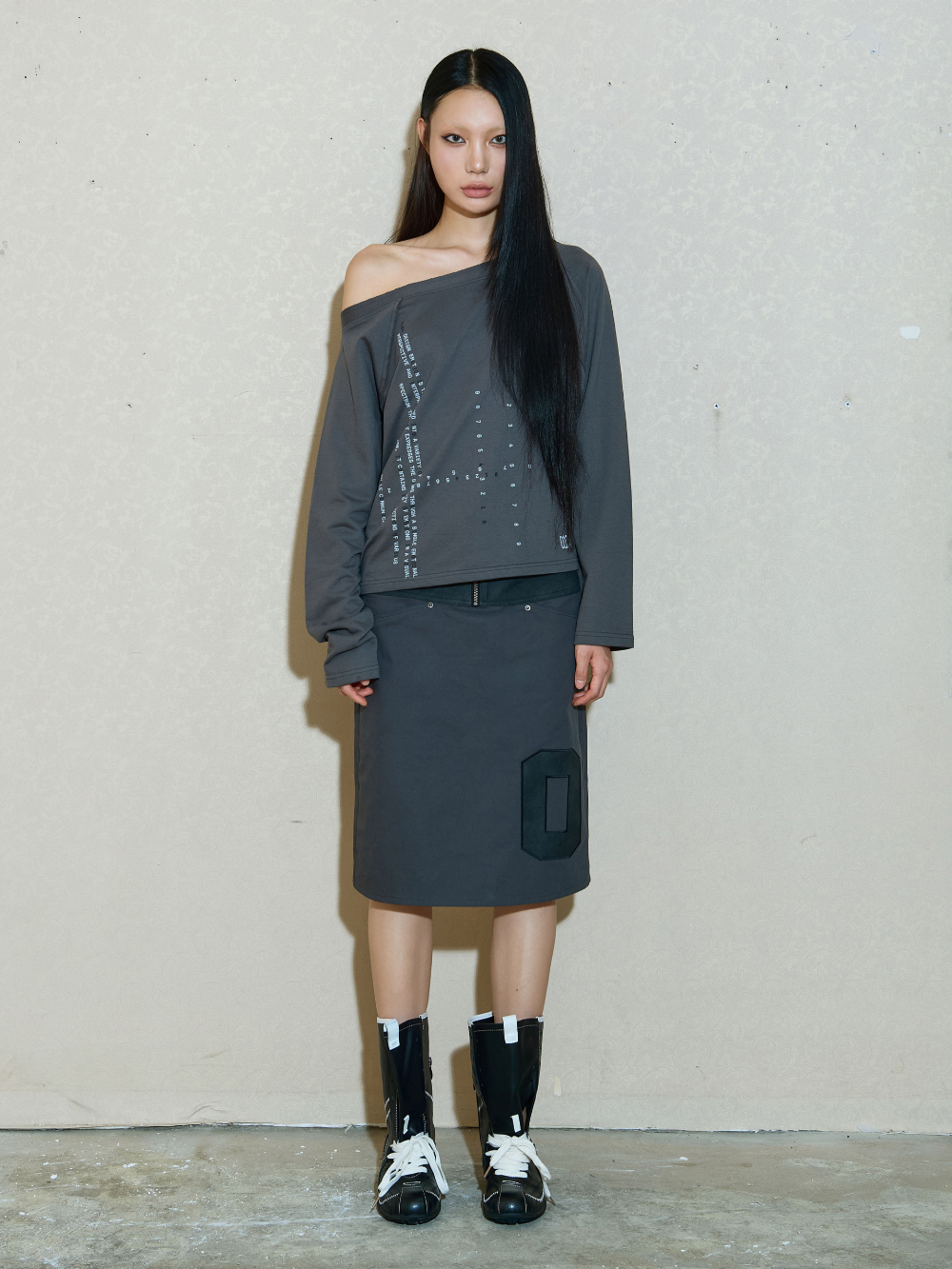 블레이저 모델 착용 이미지-S1L2