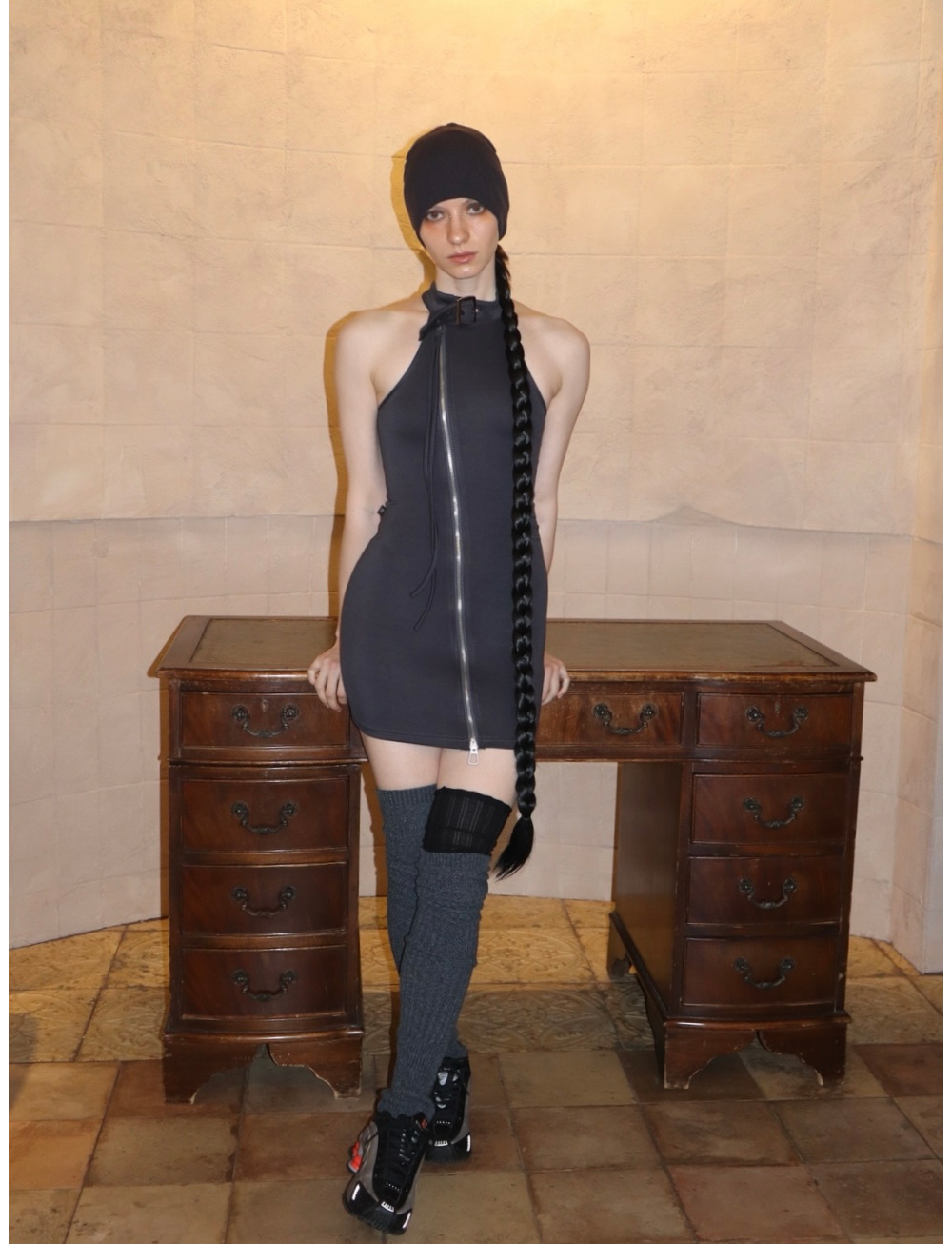 드레스 모델 착용 이미지-S1L11