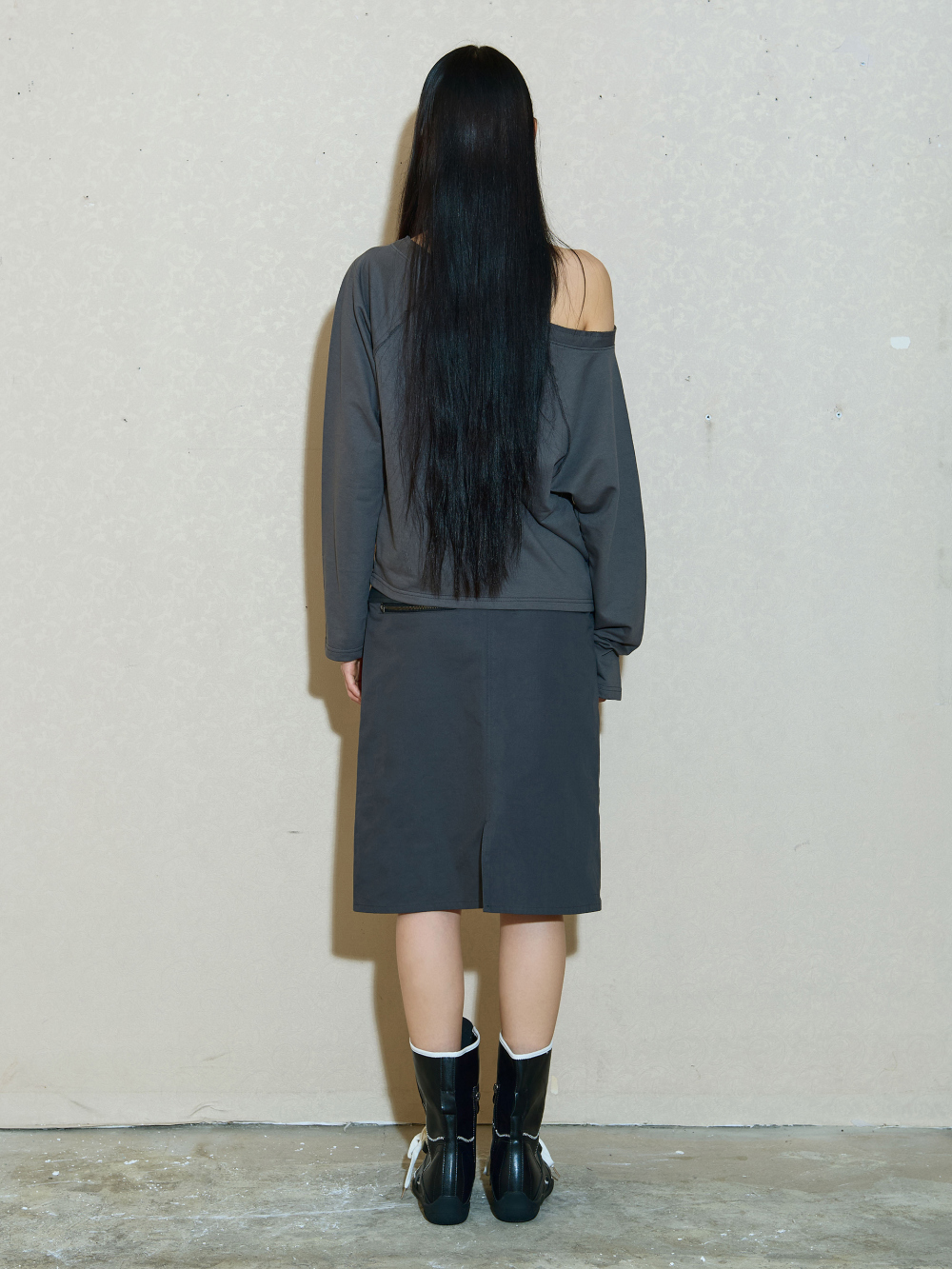 블레이저 모델 착용 이미지-S1L4