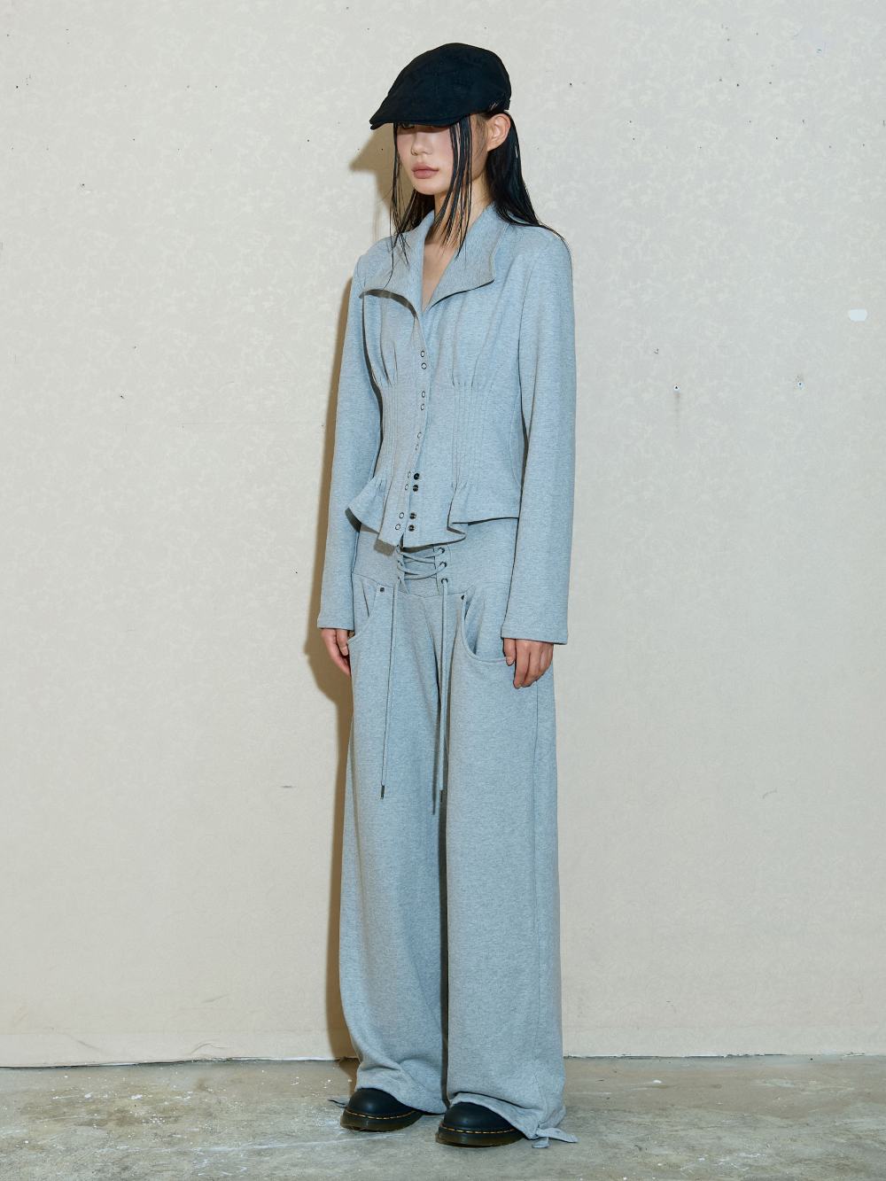 재킷 모델 착용 이미지-S1L3