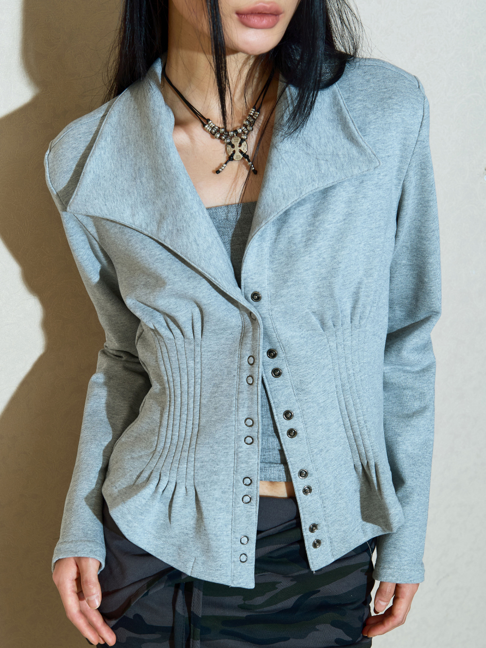 재킷 모델 착용 이미지-S1L6