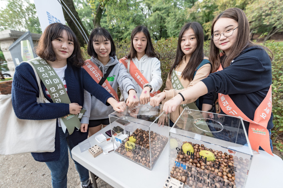 %ed%81%ac%ea%b8%b0%eb%b3%80%ed%99%98_161008_friendschildcampaign_022