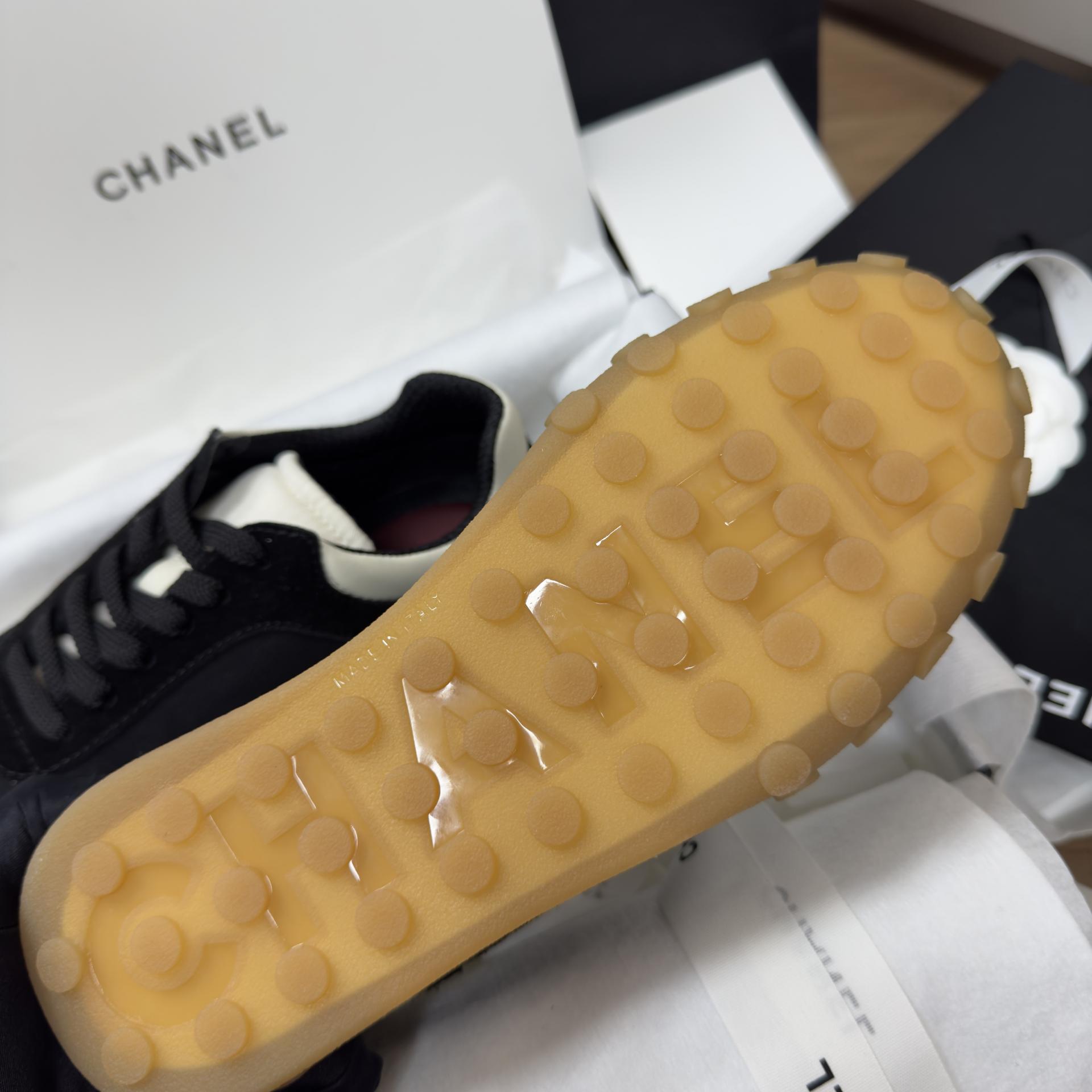 샤넬 26S CC로고 스웨이드