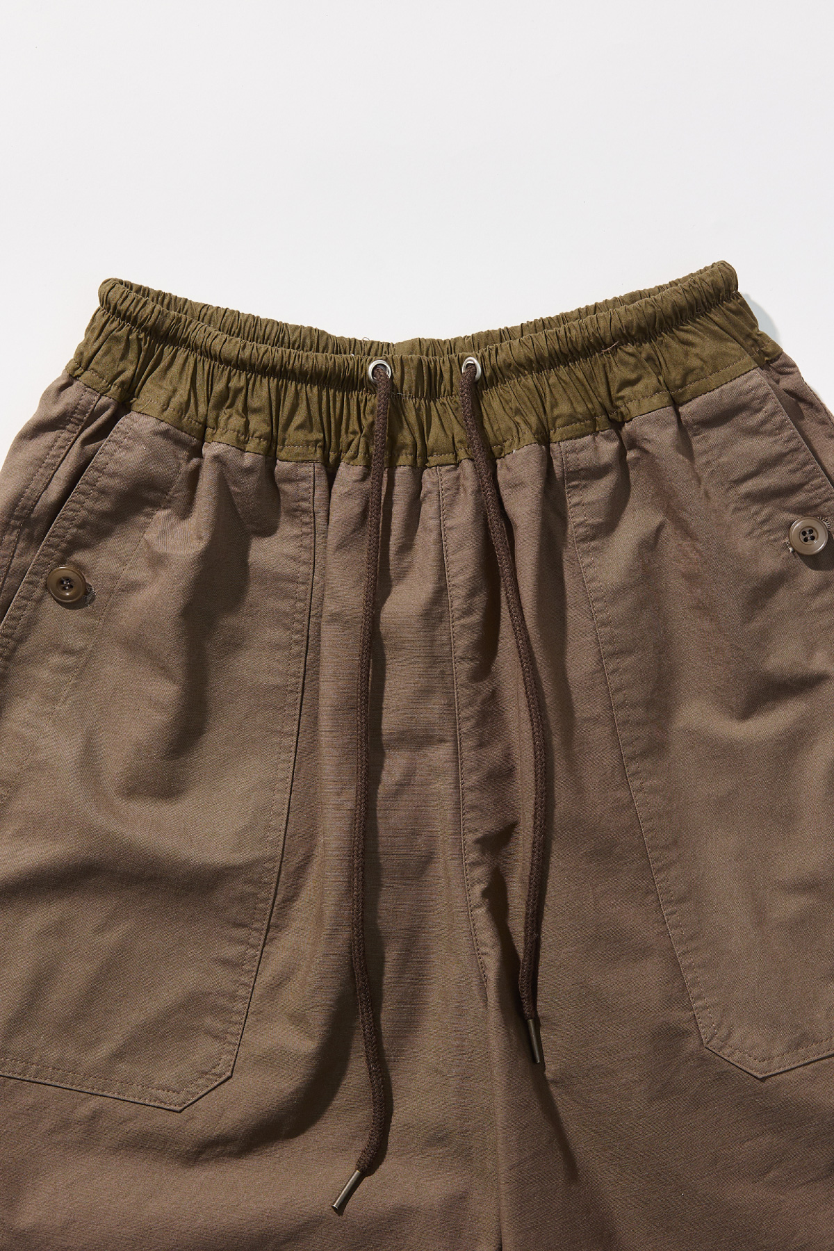 Cotton Utility Banding Half Pants _ Dark Brown