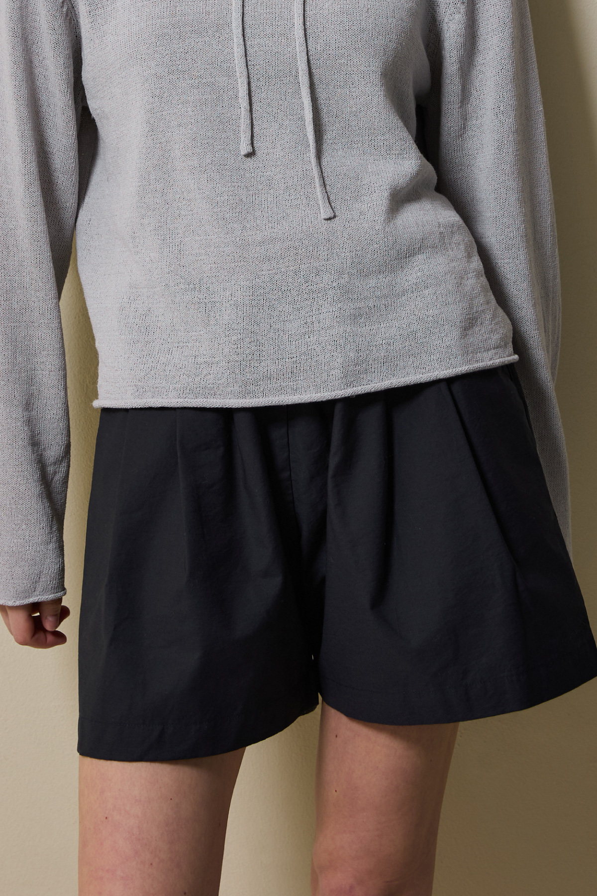Cotton Blend Double Pleat Banding Shorts _ Deep Navy
