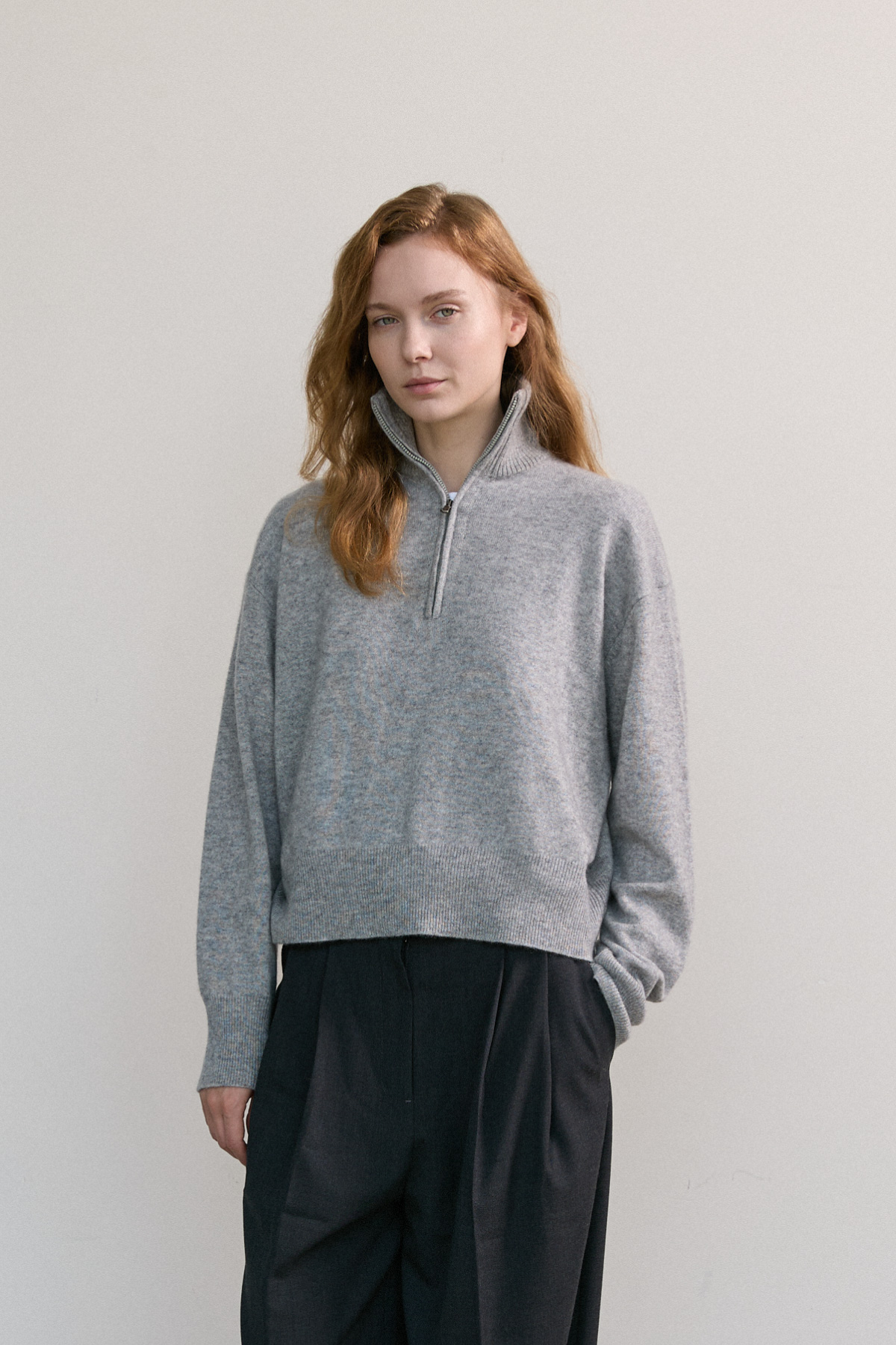 100%Premium Cashmere Half-Zip Turtleneck Knit_Grey 100% 프리미엄 캐시미어 반집업 터틀넥 니트_그레이