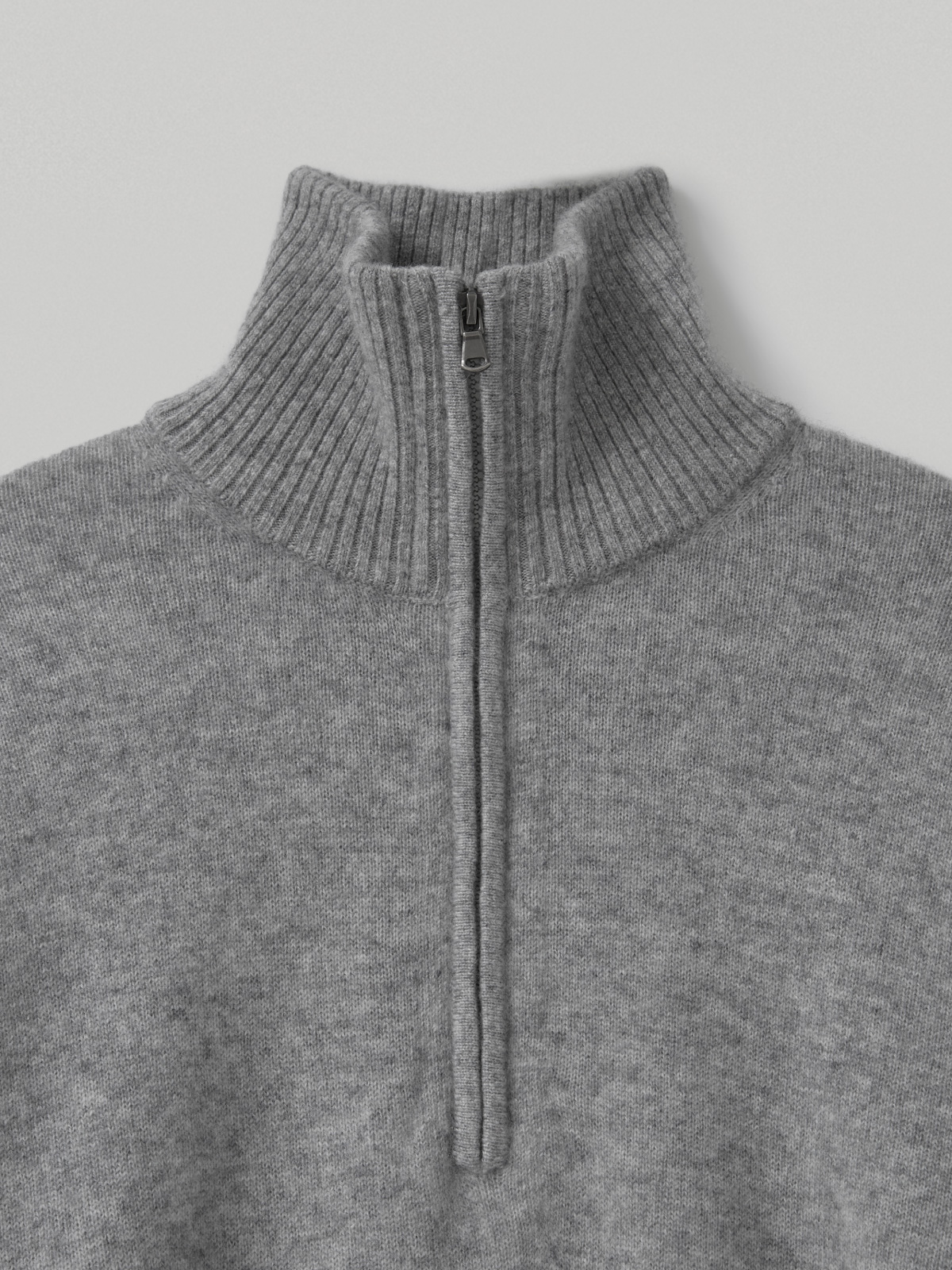 100%Premium Cashmere Half-Zip Turtleneck Knit_Grey 100% 프리미엄 캐시미어 반집업 터틀넥 니트_그레이