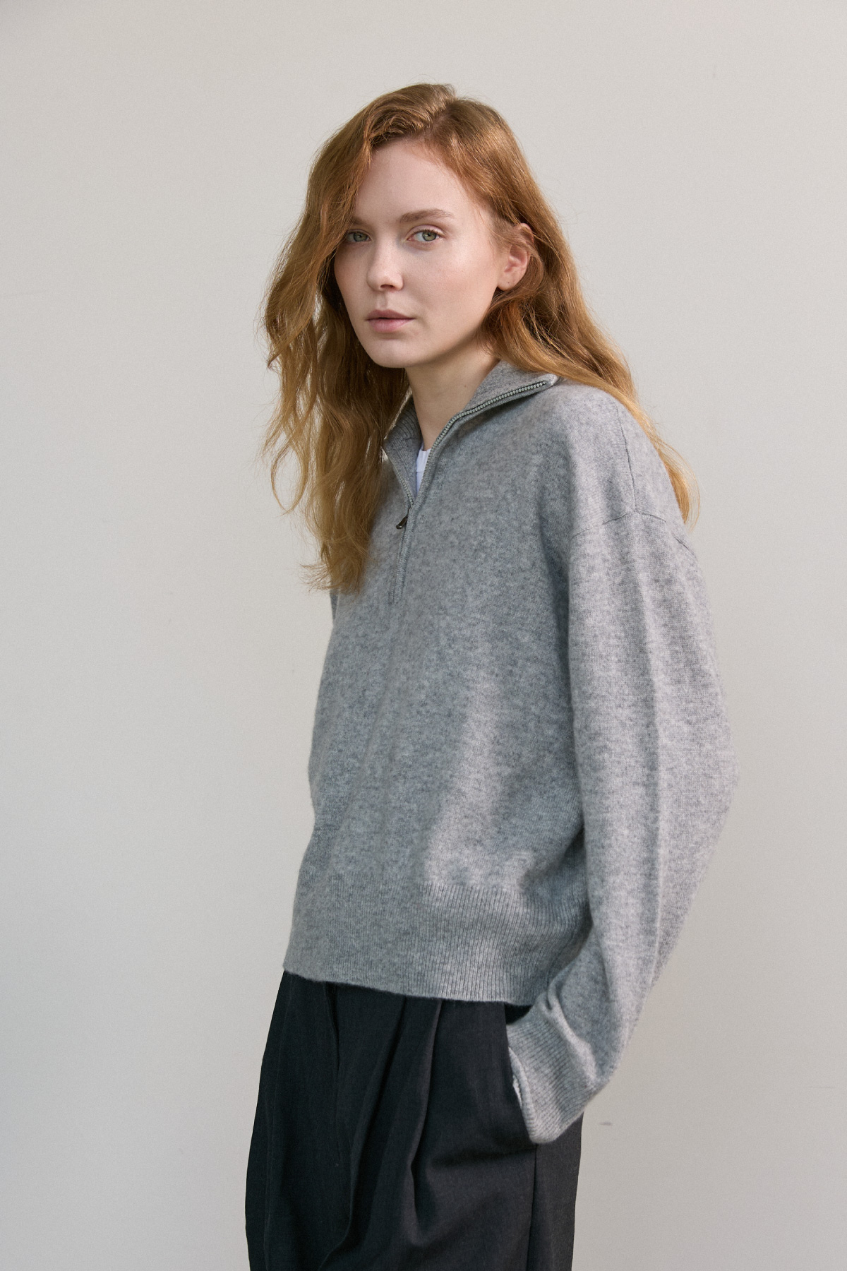 100%Premium Cashmere Half-Zip Turtleneck Knit_Grey 100% 프리미엄 캐시미어 반집업 터틀넥 니트_그레이