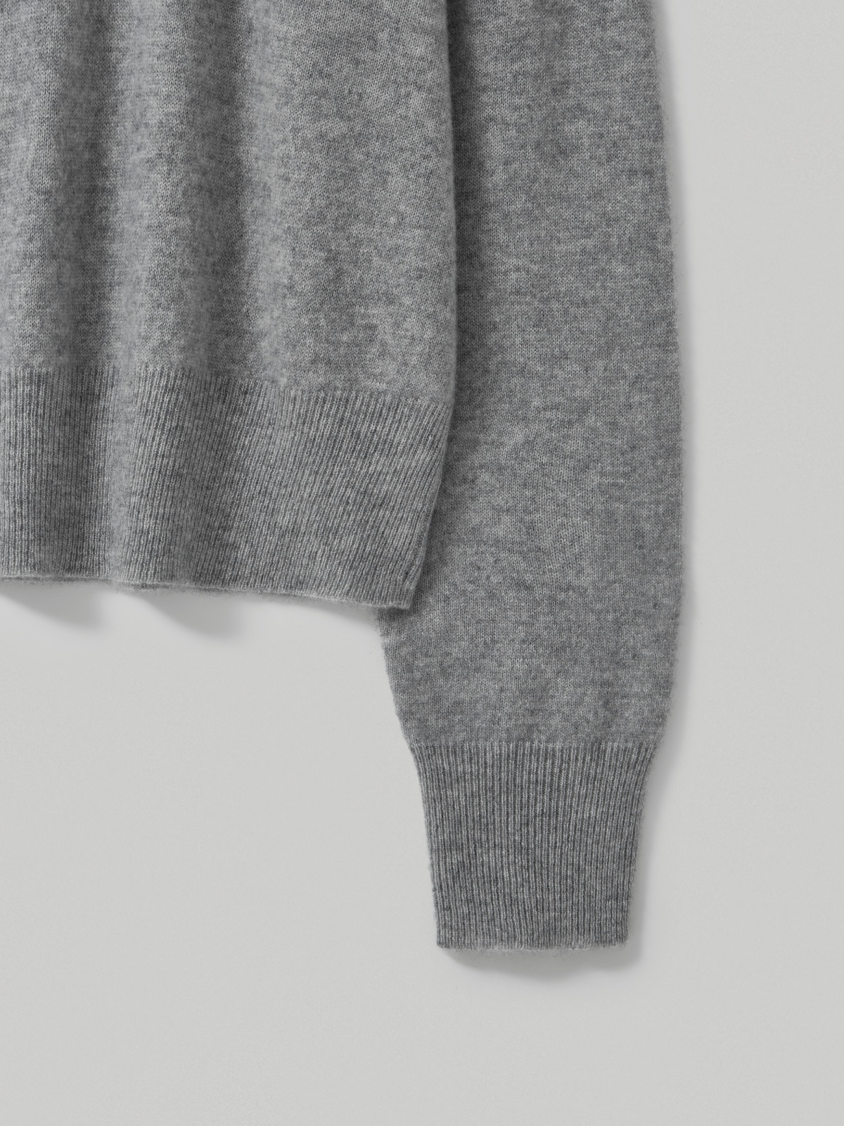 100%Premium Cashmere Half-Zip Turtleneck Knit_Grey 100% 프리미엄 캐시미어 반집업 터틀넥 니트_그레이