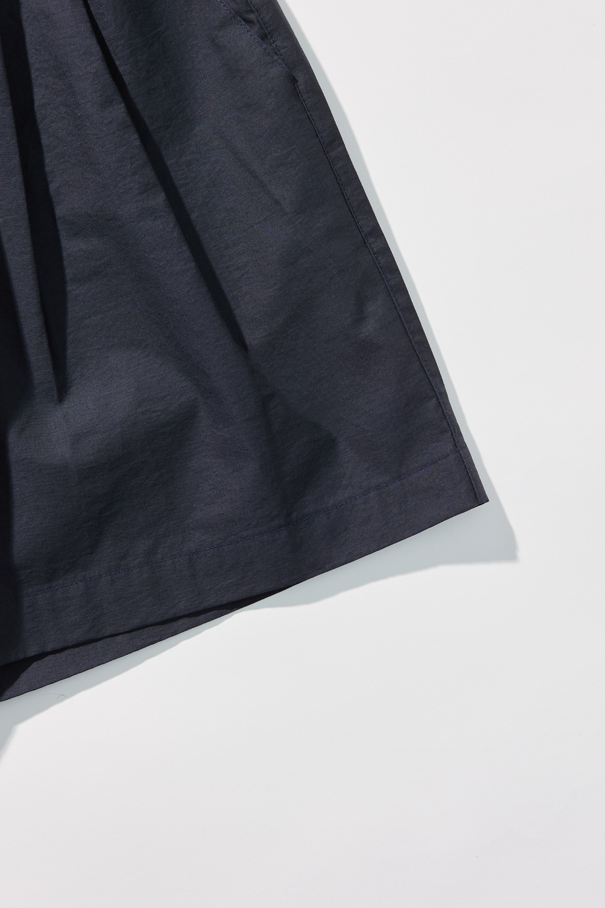 Cotton Blend Double Pleat Banding Shorts _ Deep Navy