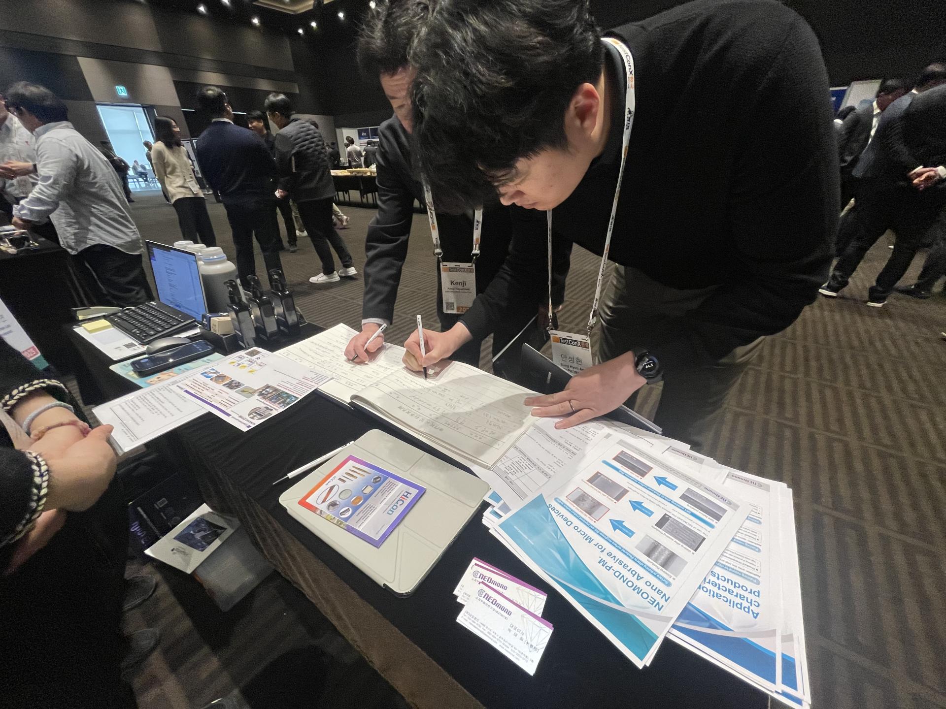 Kenji hayakawa 부스방문2_105657457.jpg