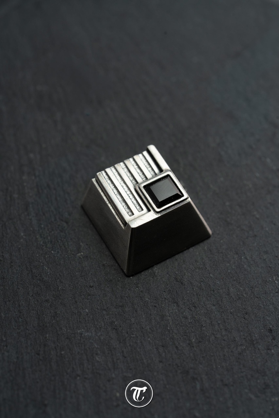 [ GB ] Crookey x Mono