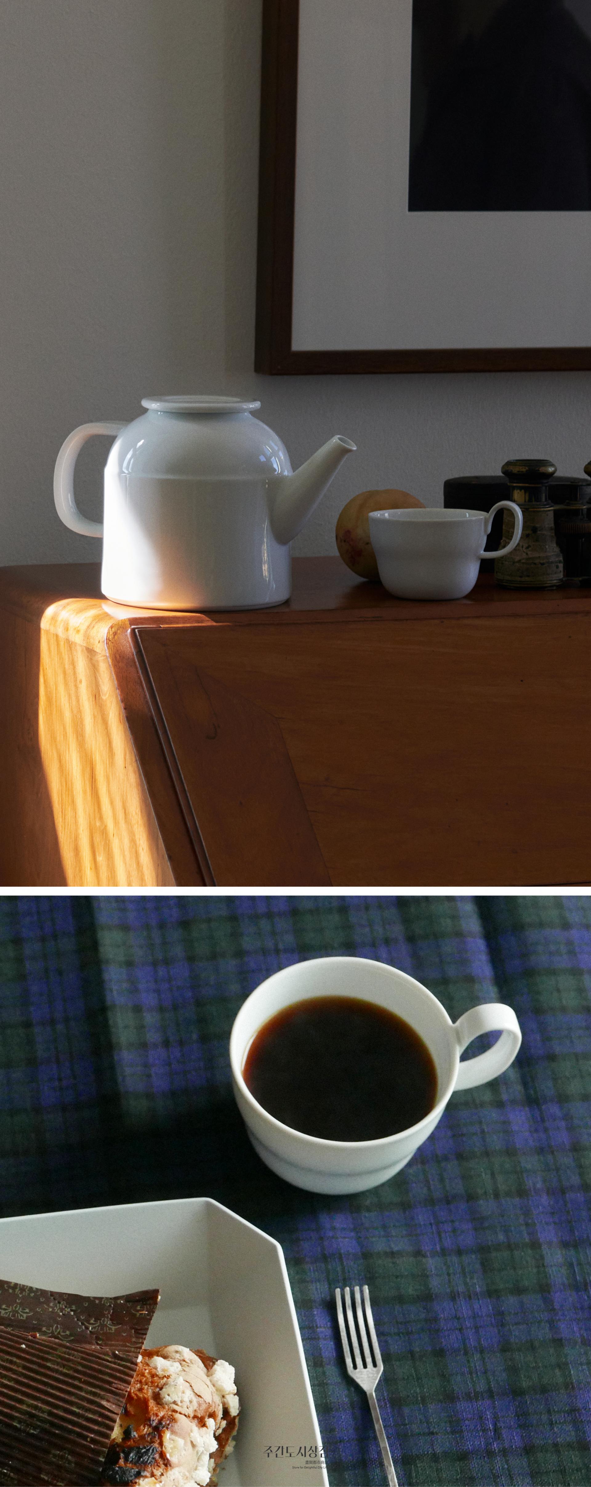 1616/arita japan : CMA : Oval Flat White 140 / 220