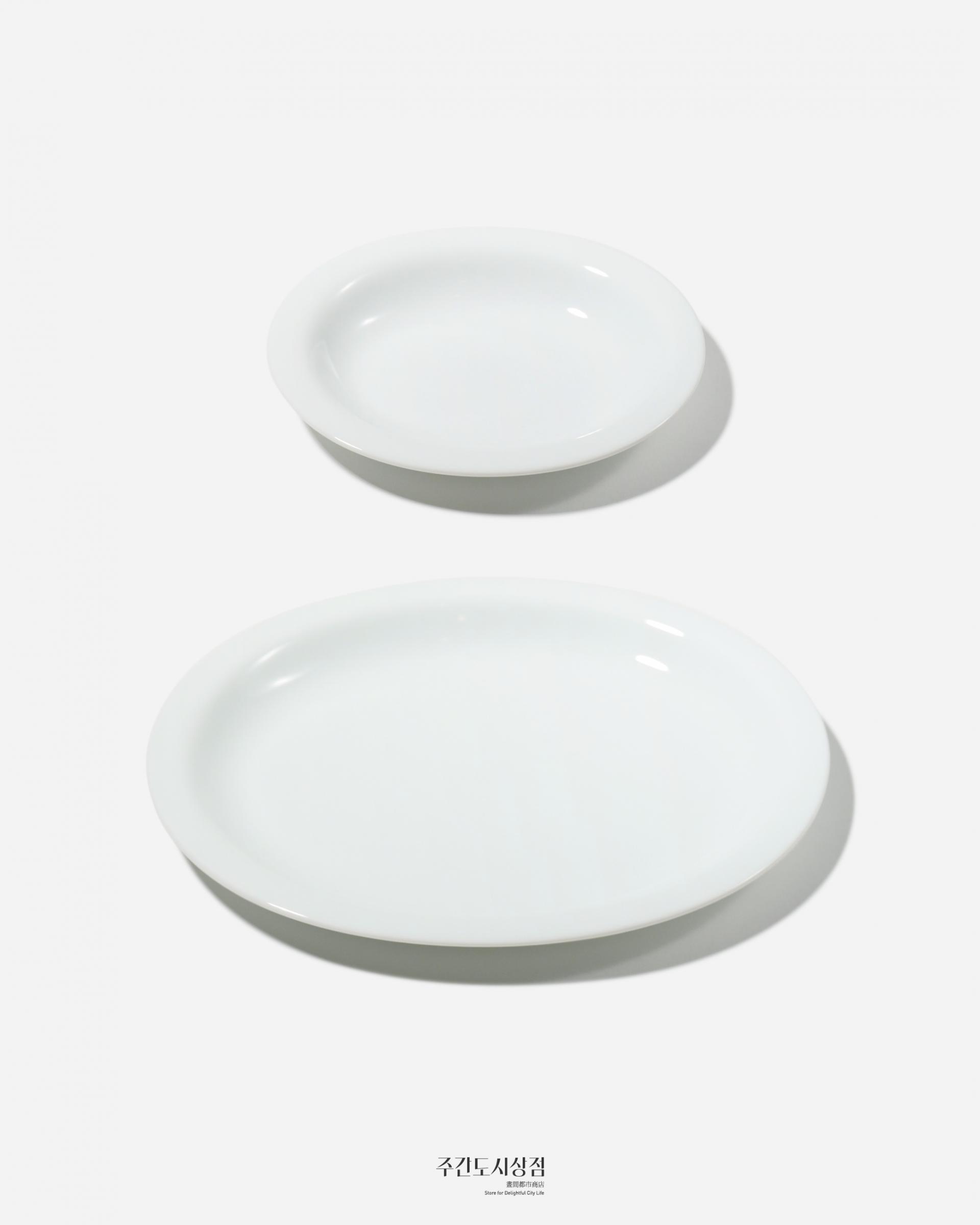 1616/arita japan : CMA : Oval Flat White 140 / 220