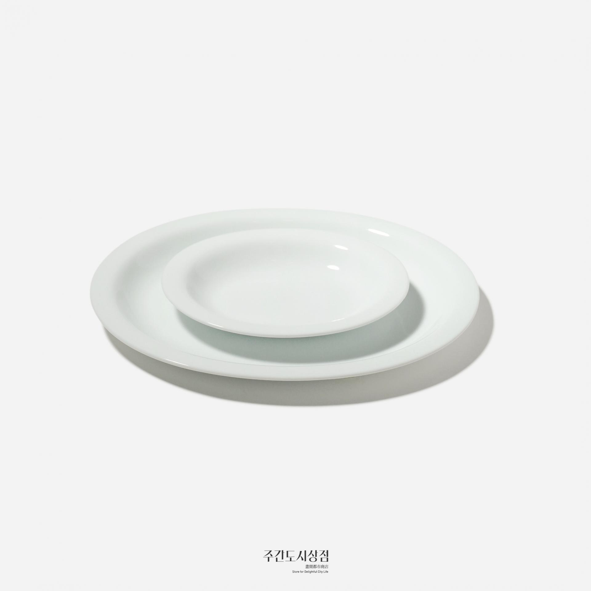 1616/arita japan : CMA : Oval Flat White 140 / 220