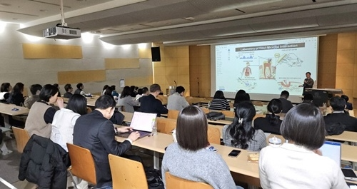 일산 리빙웰치과병원 김현철 병원장