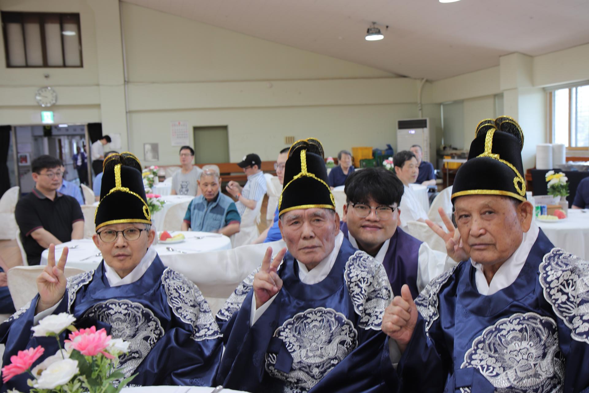 25d74102406ea.jpg