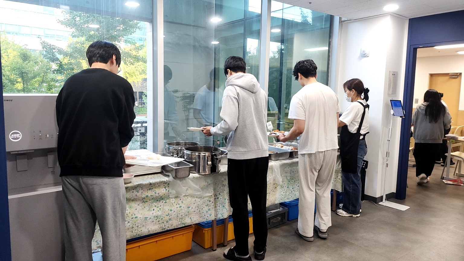 양재관 자율배식 식사