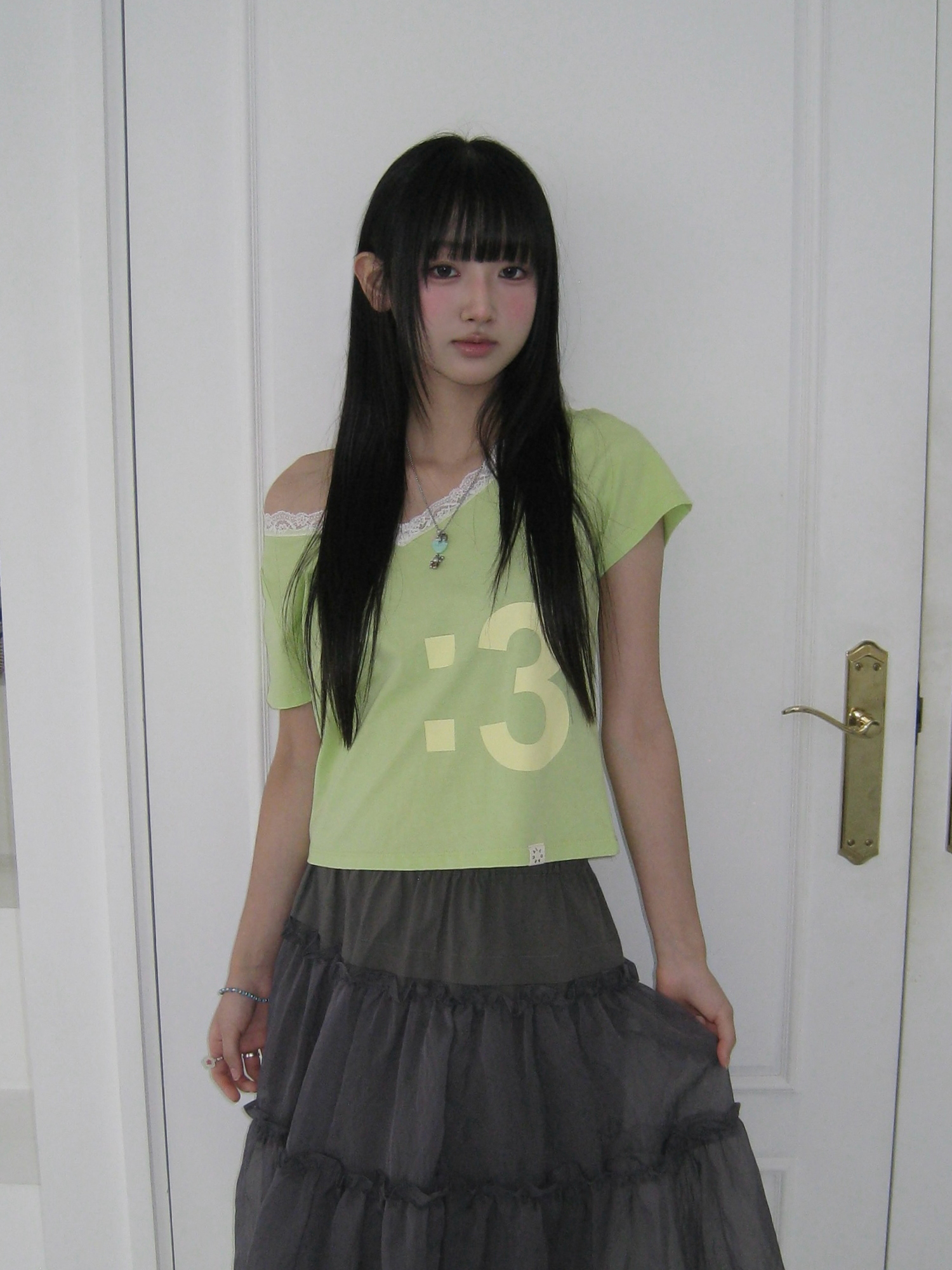 MEW LACE TRIMMING V NECK T-SHIRT_LIME