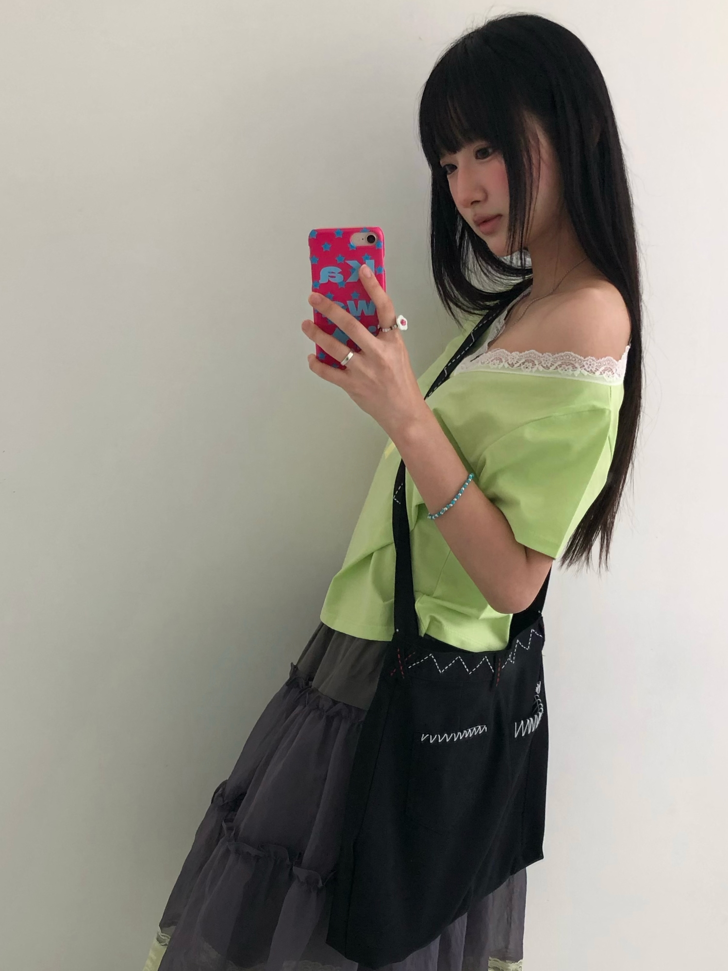MEW LACE TRIMMING V NECK T-SHIRT_LIME