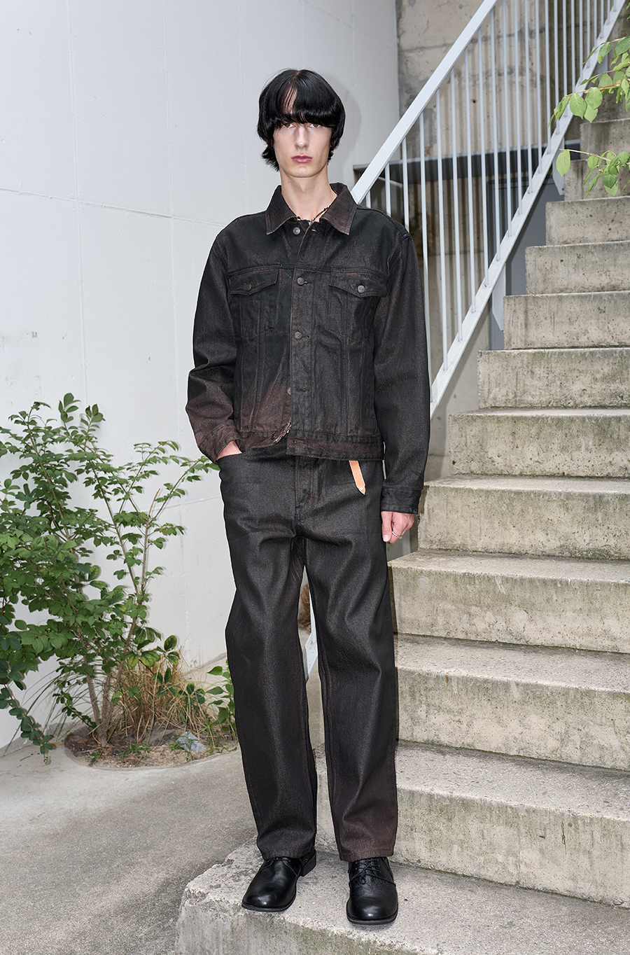 SI HAND COATED STRAIGHT DENIM Burnt Black