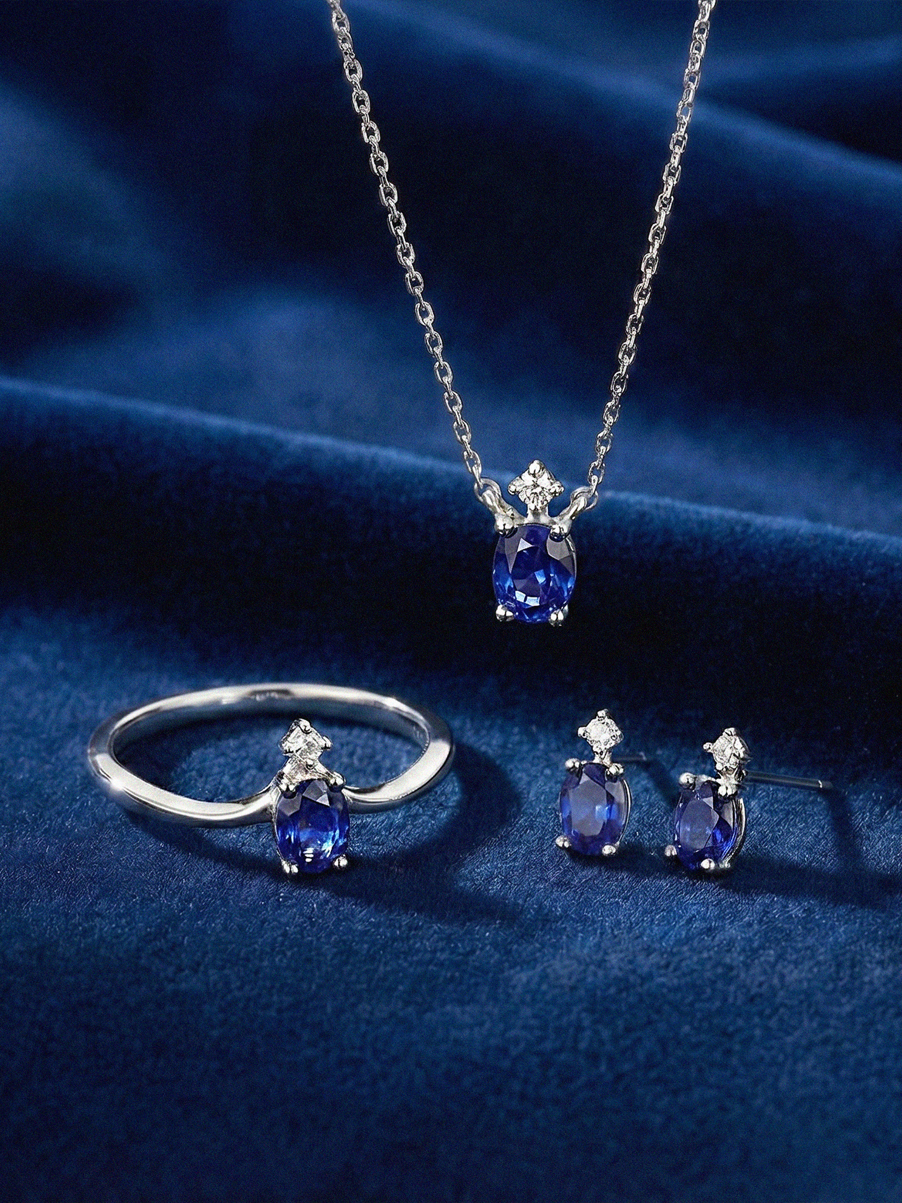 SOVEREIGN BLUE TIARA RING 925