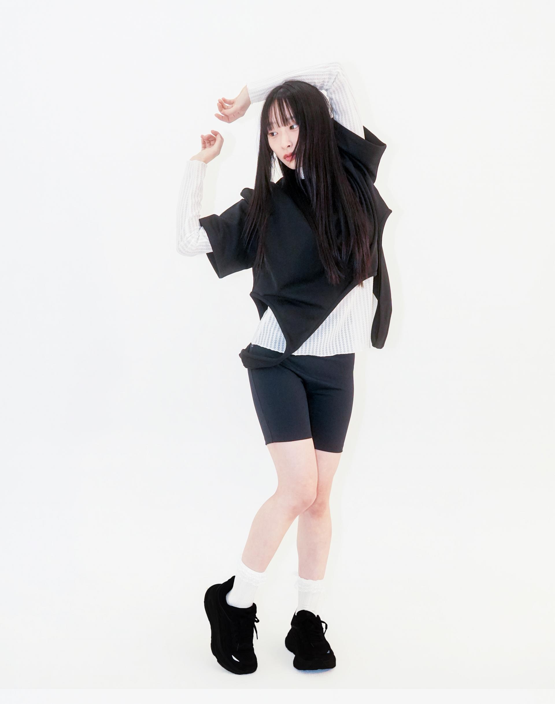 Dual Curve Overlay Top Black