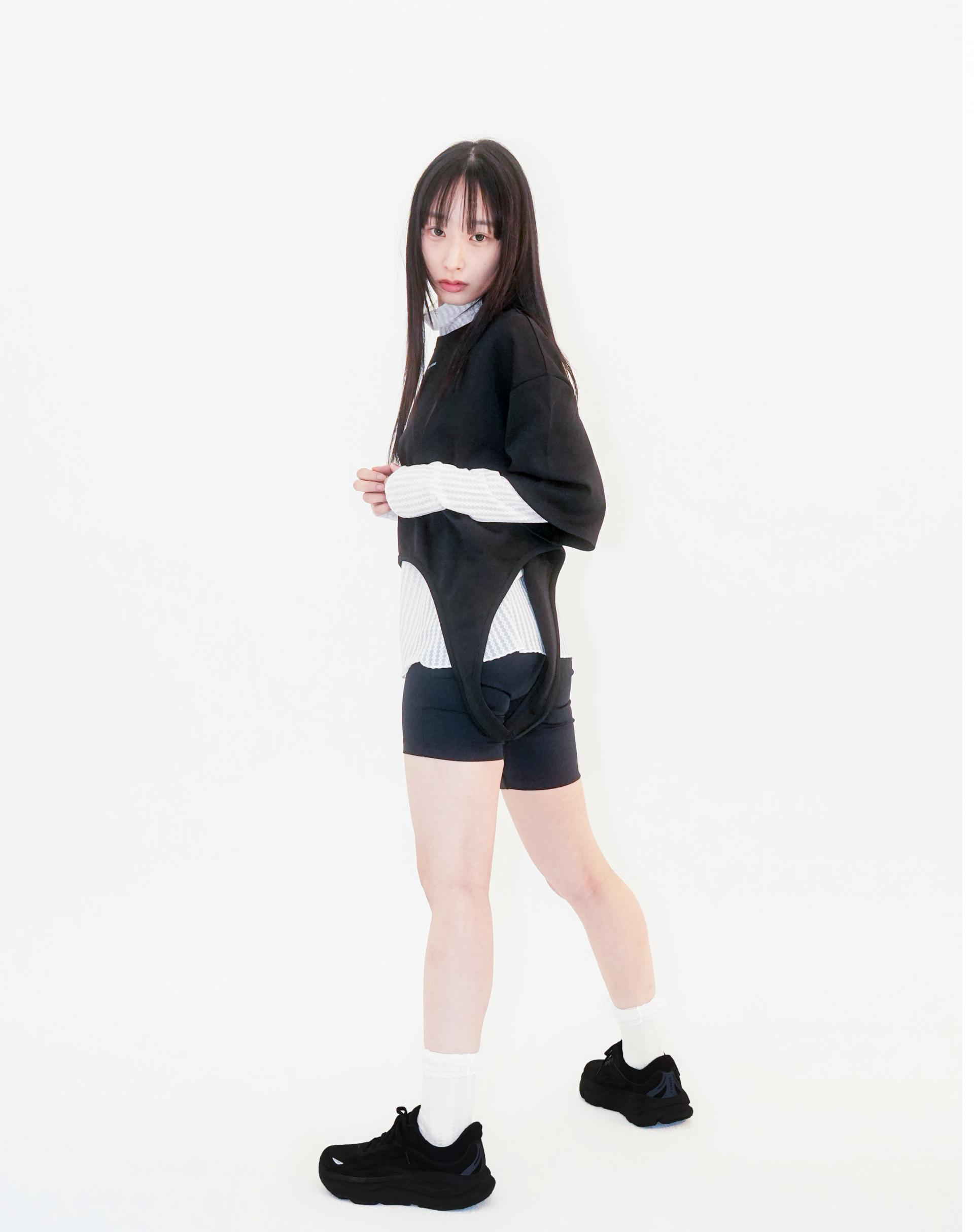Dual Curve Overlay Top Black
