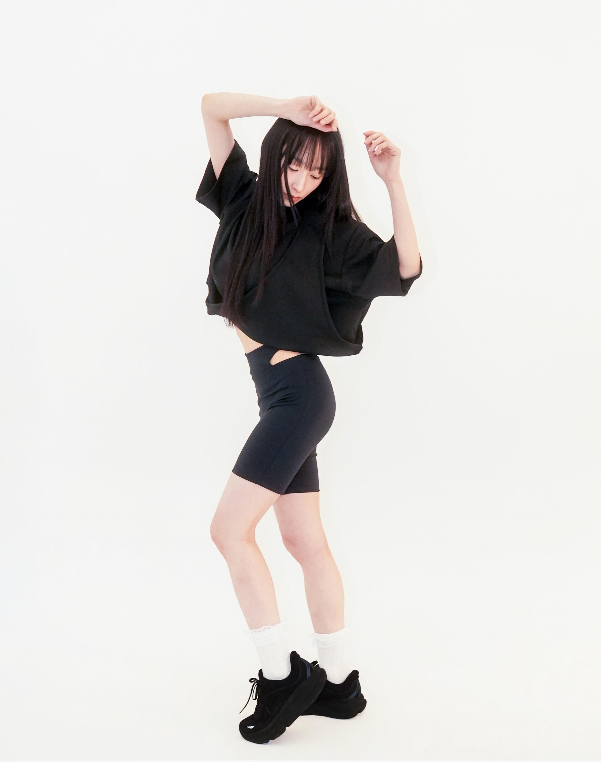 Curve Overlay Top Black