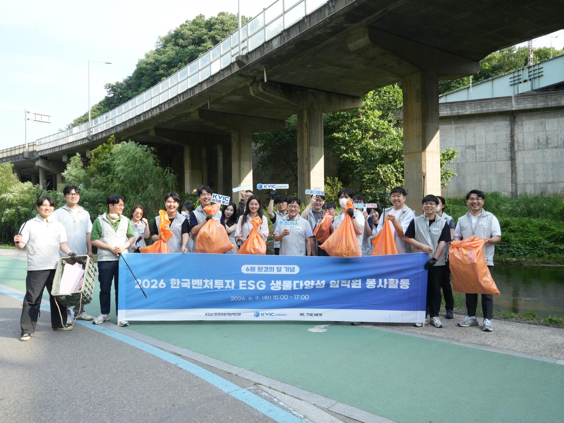 a514eeb91eb19.jpg