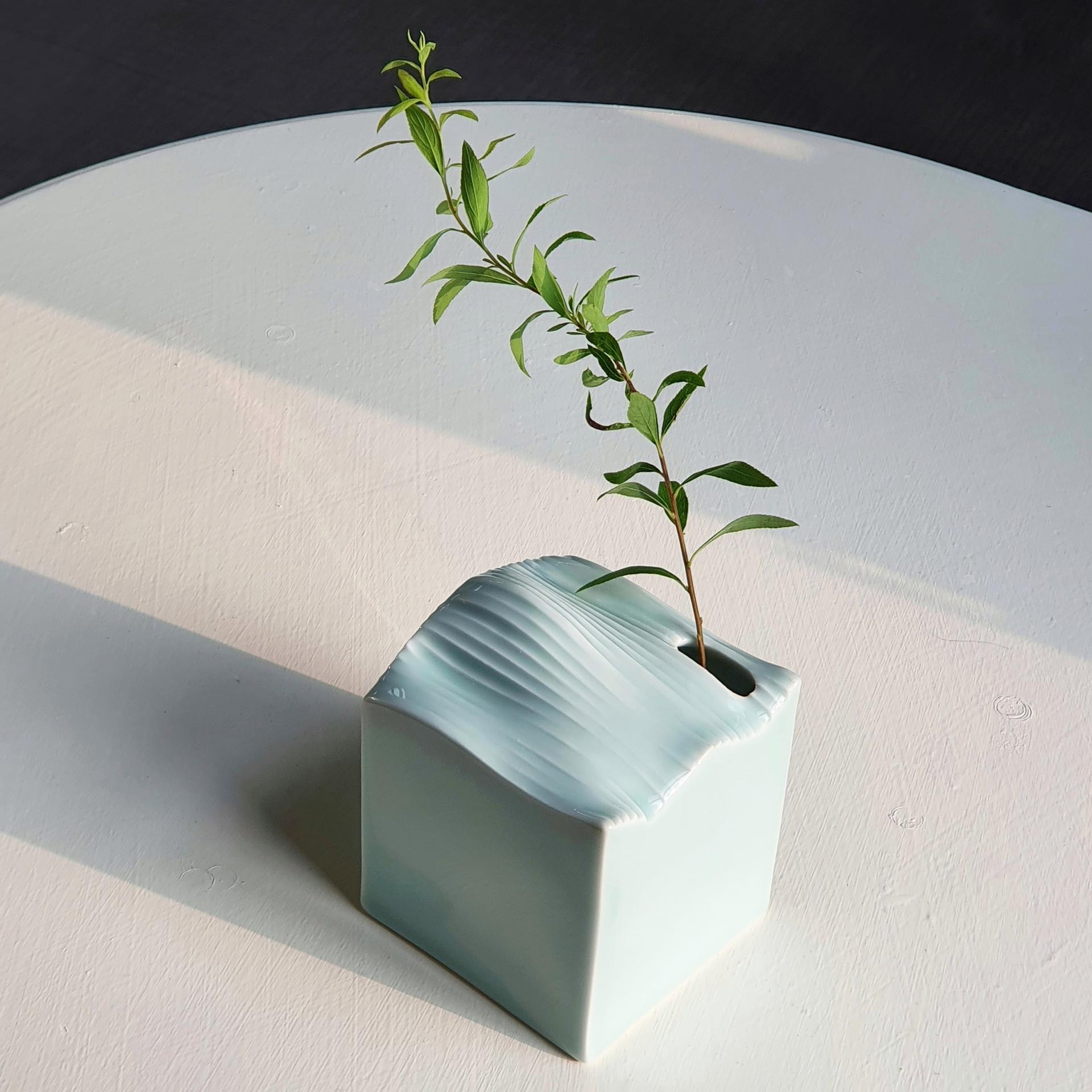 Billow Vase B
