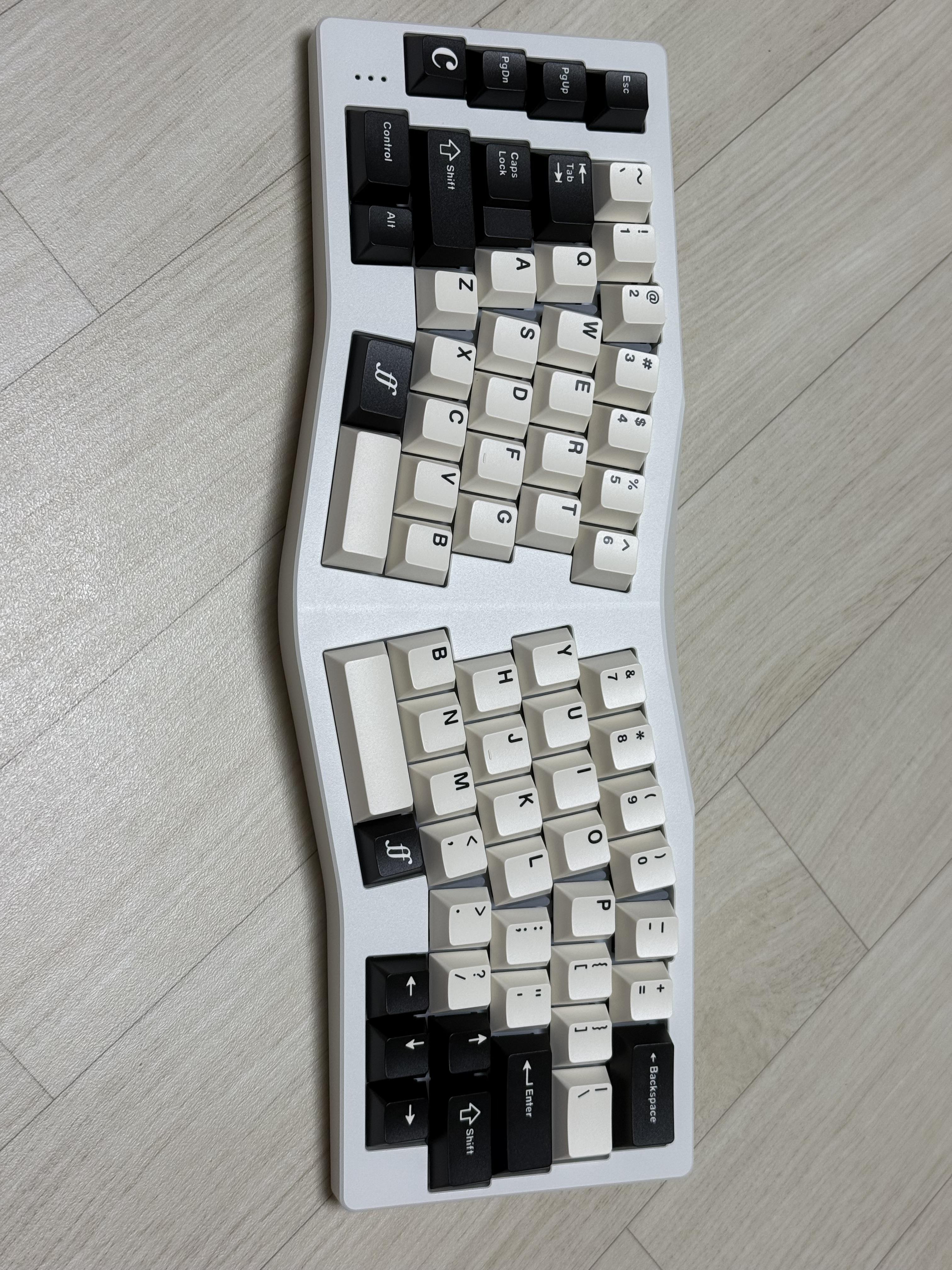 무선 기판 포함] Qwertykeys NEO Ergo [67 ~ 70Key] : 스웨그키 공식