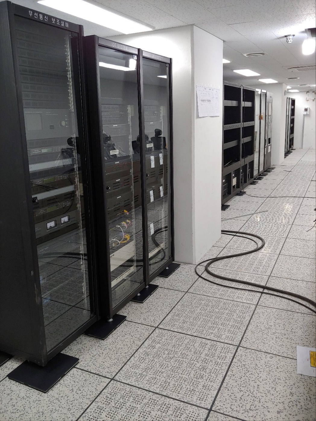 대우건설 송도푸르지오 방재실 : (주)우리기술-토토 롤링 디시-면진테이블(SIS300)