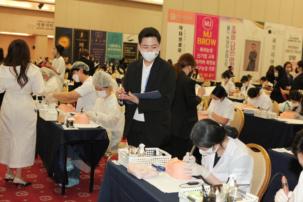 5bfc4655d8d6b.jpg