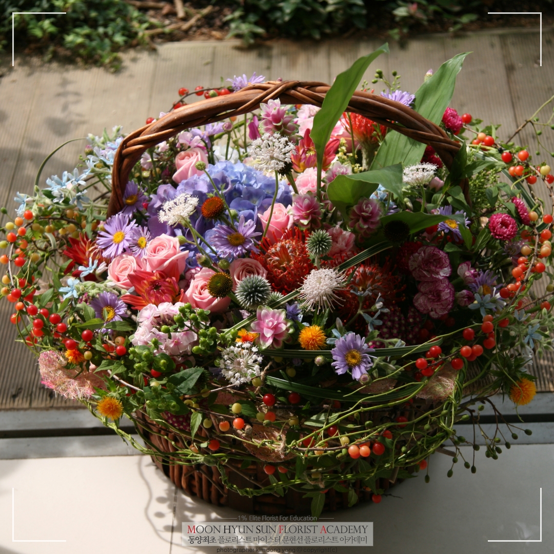 현재 기혼자이면서 회사원인 30대 남자가 플로리스트가 되는 방법 : 칼럼 - 동양최초 플로리스트 마이스터 문현선