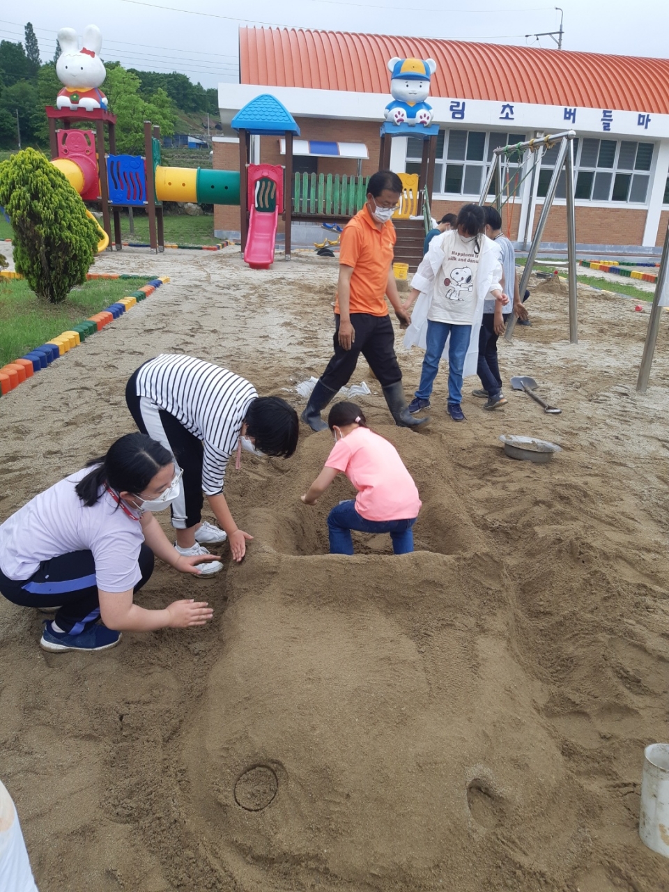 2.모래놀이2.jpg