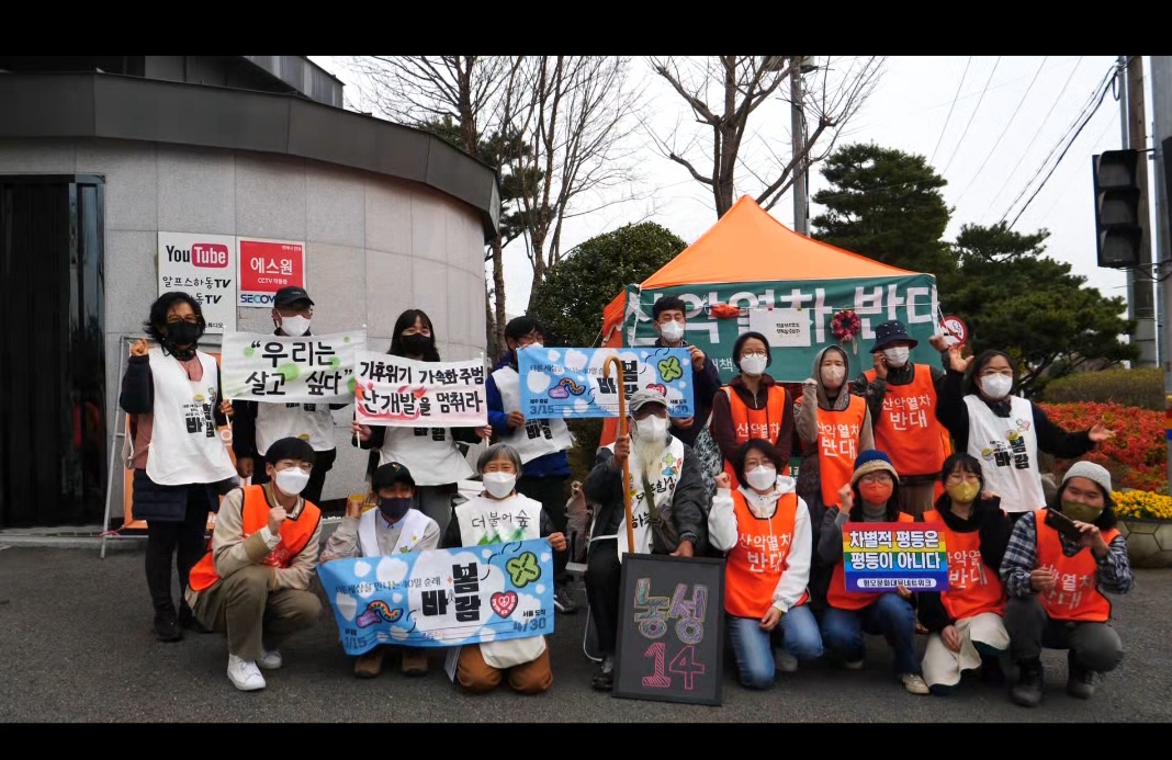 사진2-1. 3월 순례단 방문시 찍은 단체사진.jpg