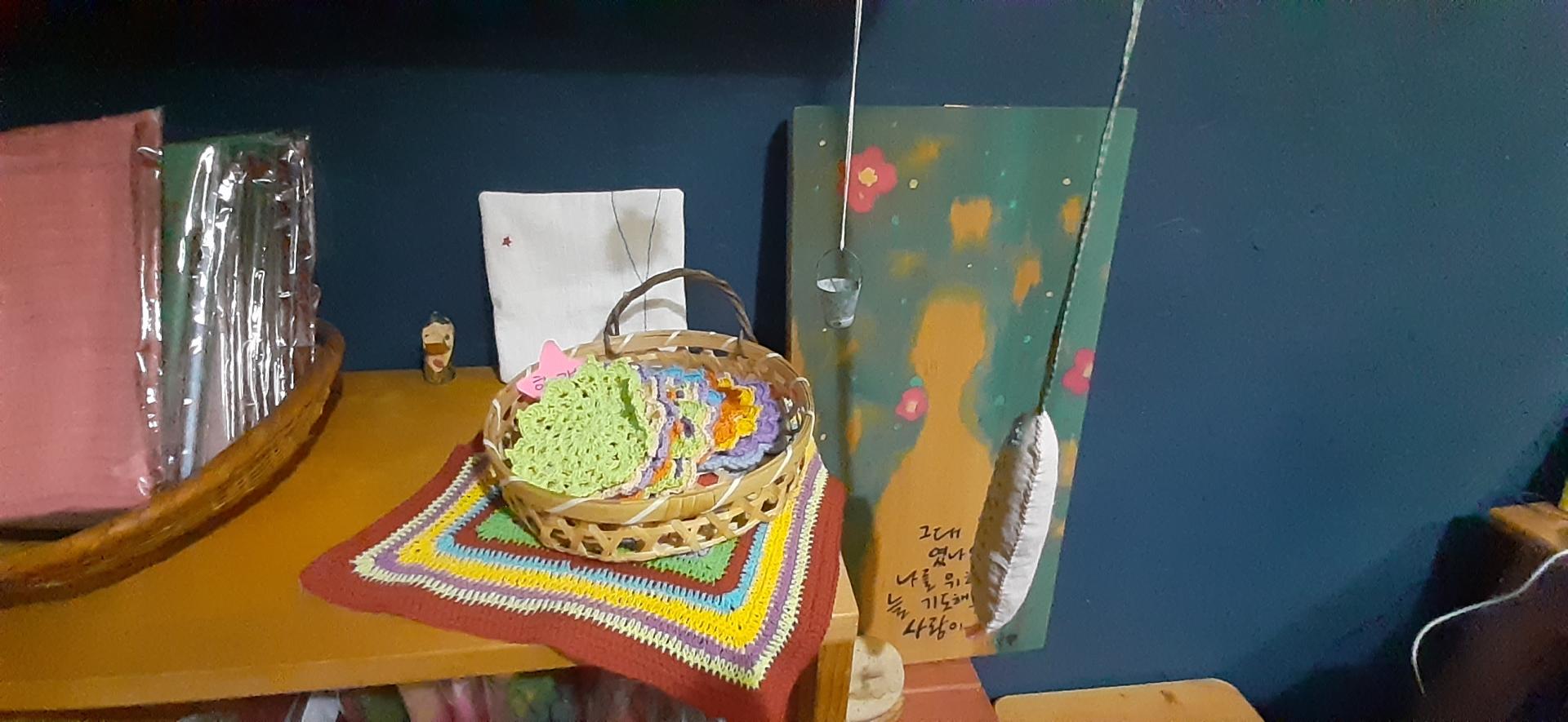 사진2.카페내부 (1).jpg