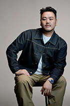 지푸라기 왕관을 쓴 여자
