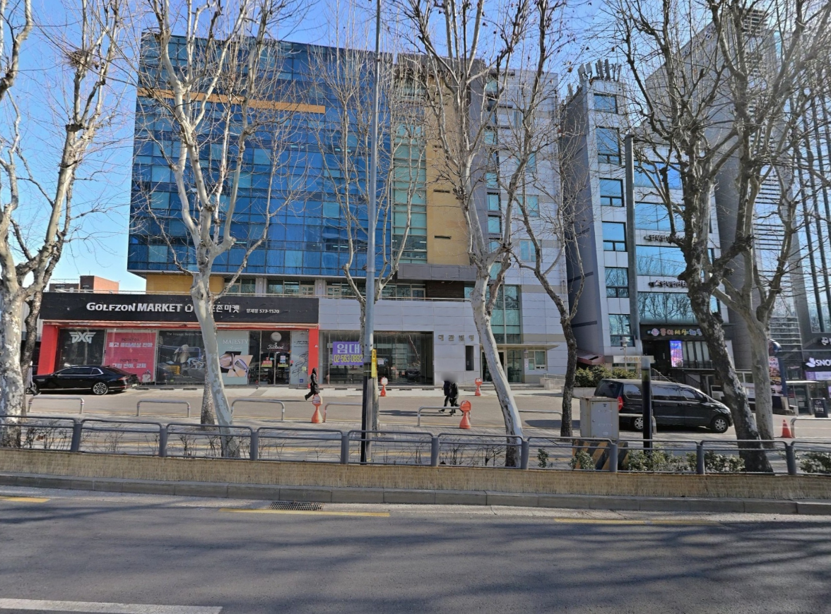 51f09a3bf0083.png