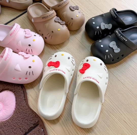 산리오 헬로 키티 정품 크록스 슬리퍼 (4컬러) 일본 캐릭터 실내화