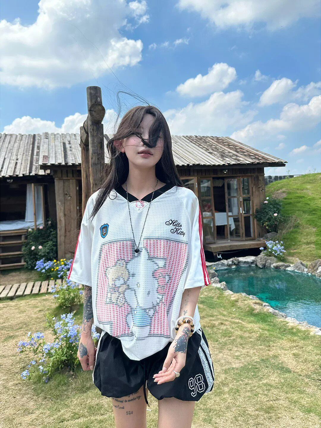 헬로키티 블록코어 V넥 반팔 티셔츠 (화이트) 빅사이즈 티셔츠