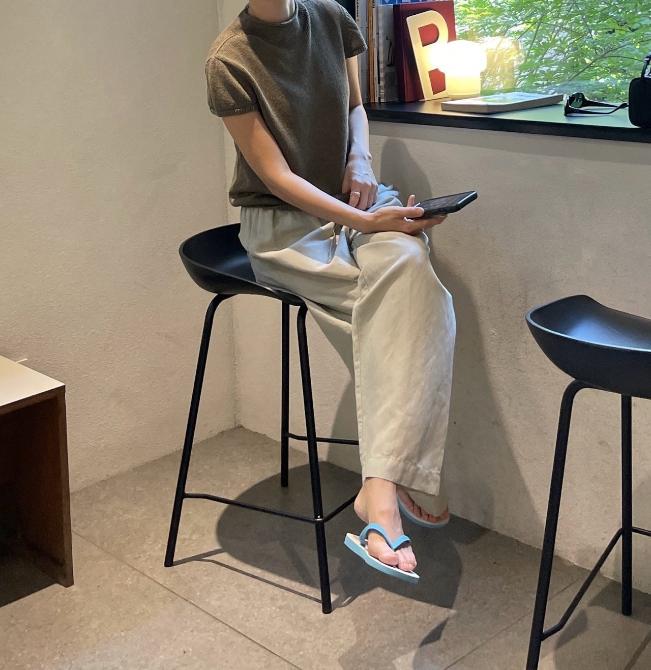 홀가하프넥린넨니트