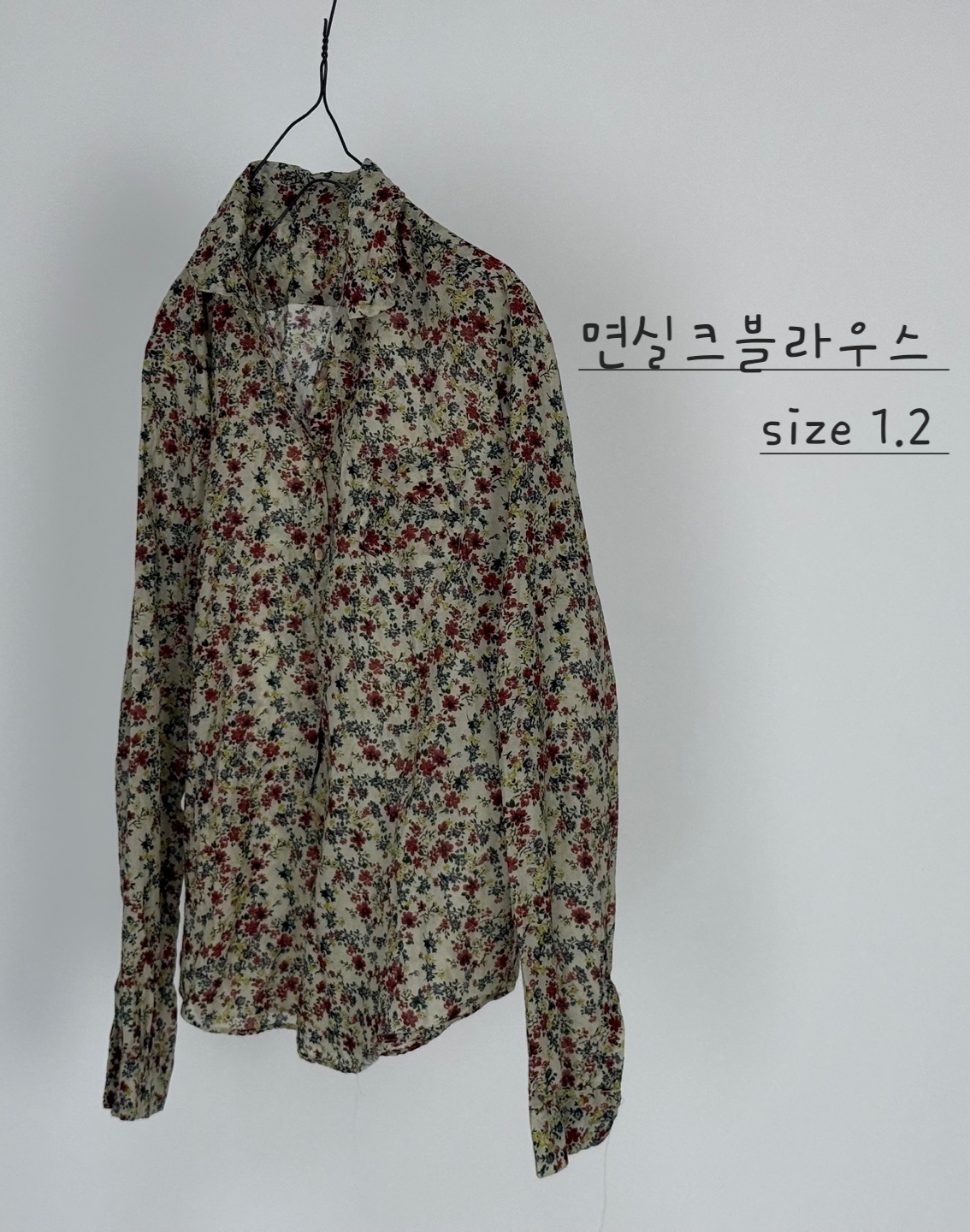 어반꽃면실크블라우스