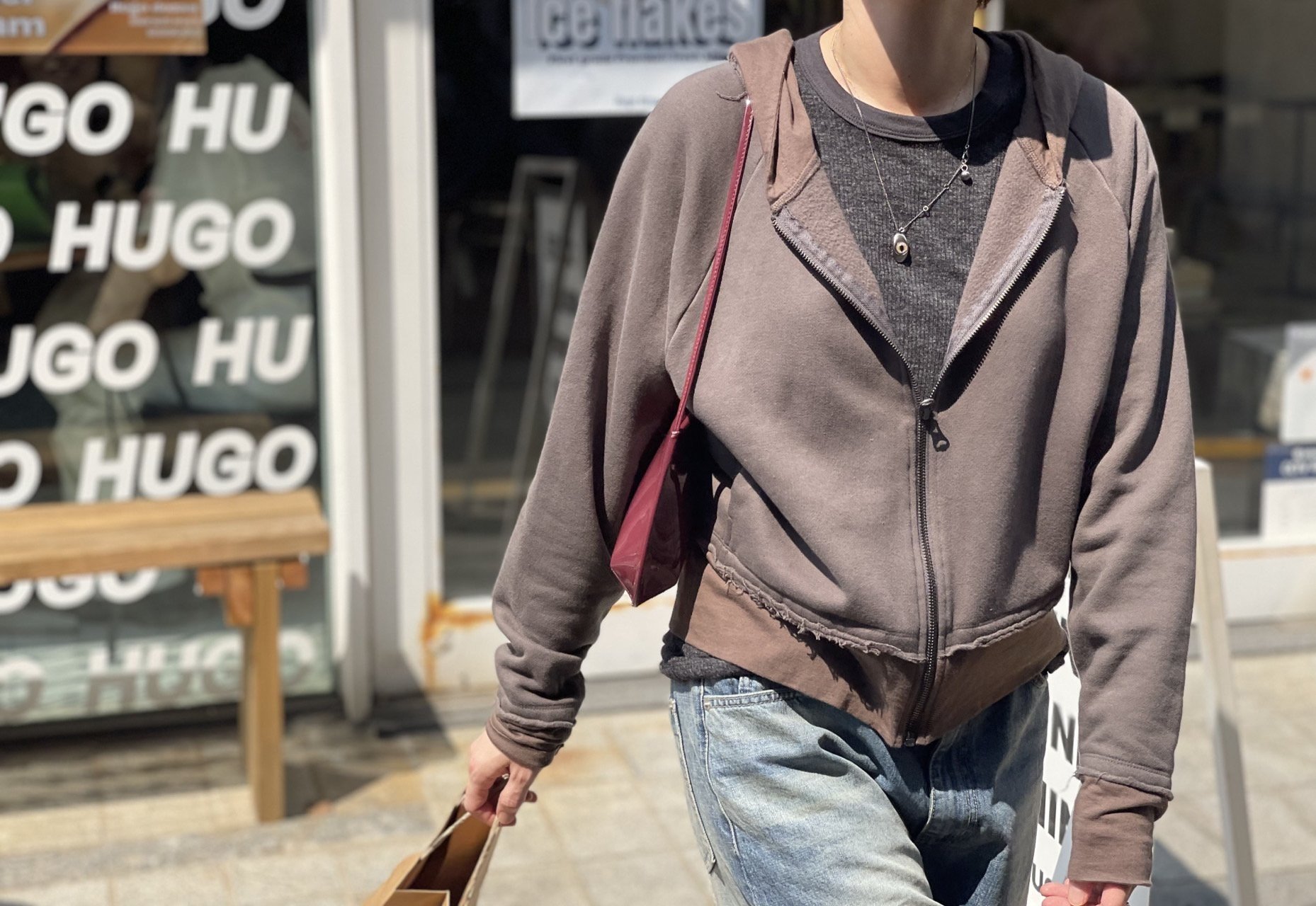 데끼후드집업