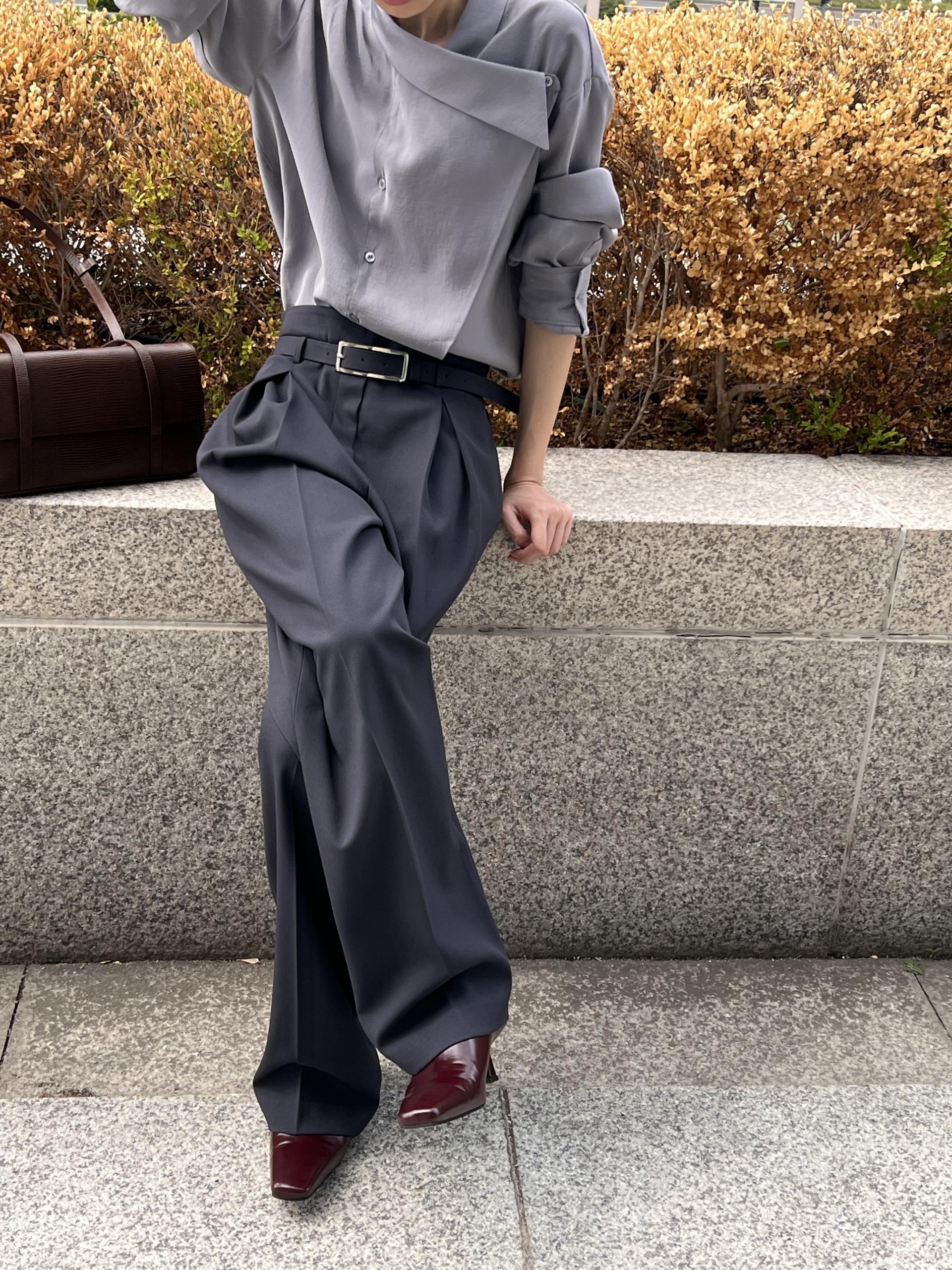 BELTED TWO-TUCK WIDE PANTS