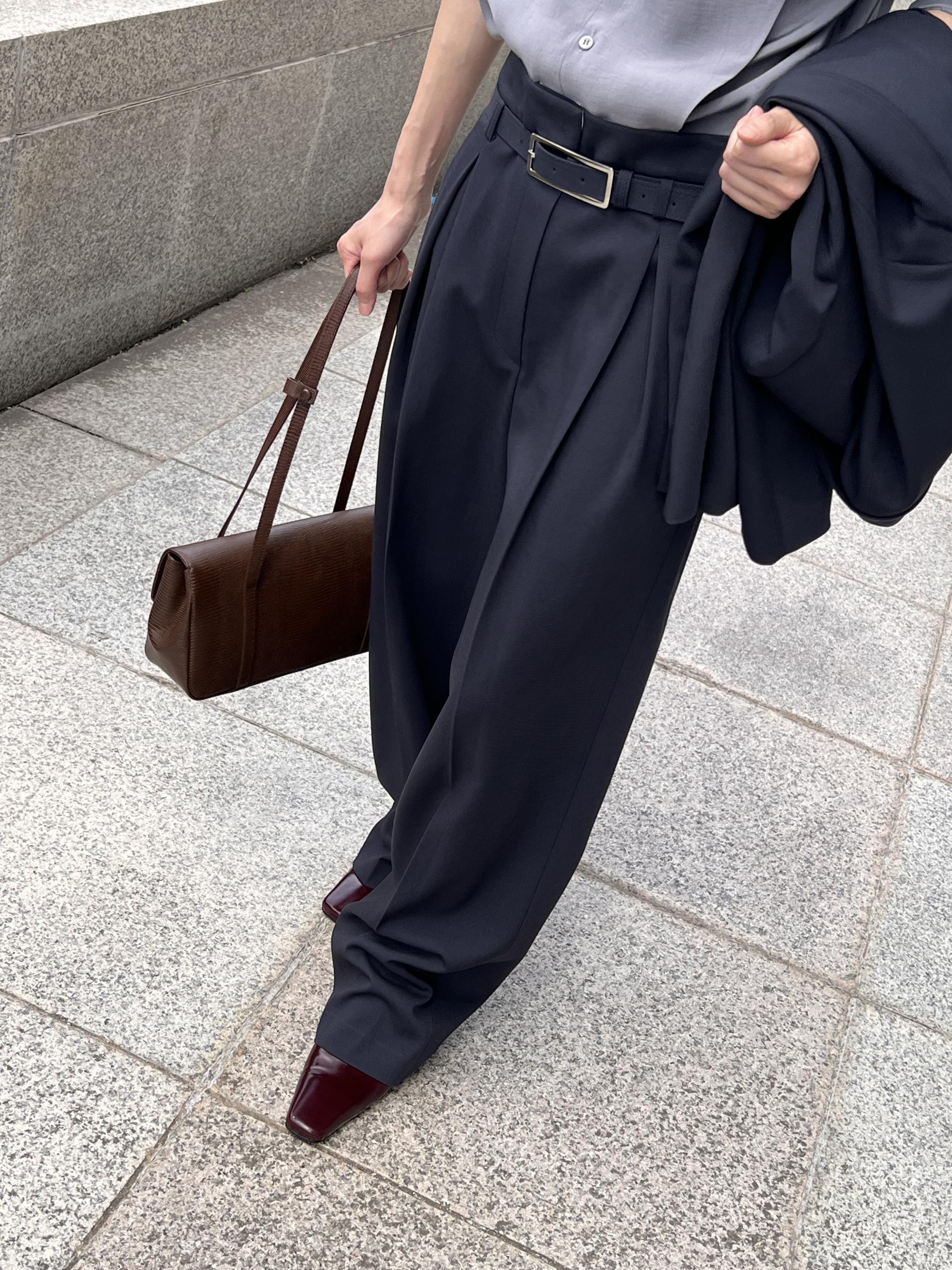 BELTED TWO-TUCK WIDE PANTS
